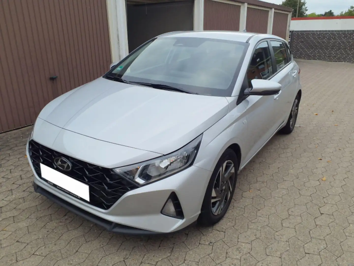 Hyundai i20 1.0 Trend Mild-Hybrid Automatik Silber - 1