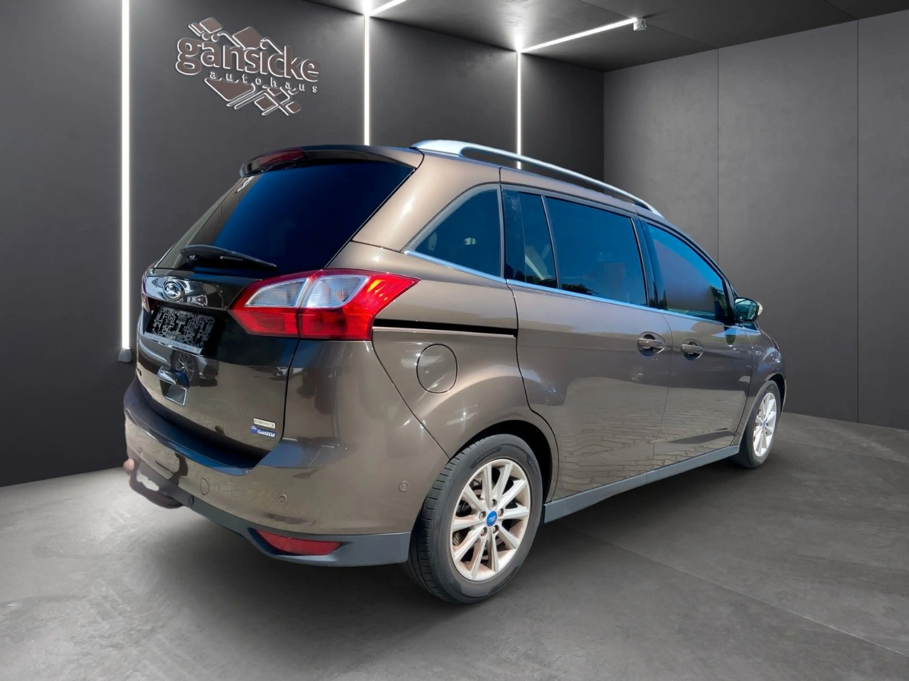 Ford C-Max 1,0 EcoBoost 92kW Titanium — photo 4