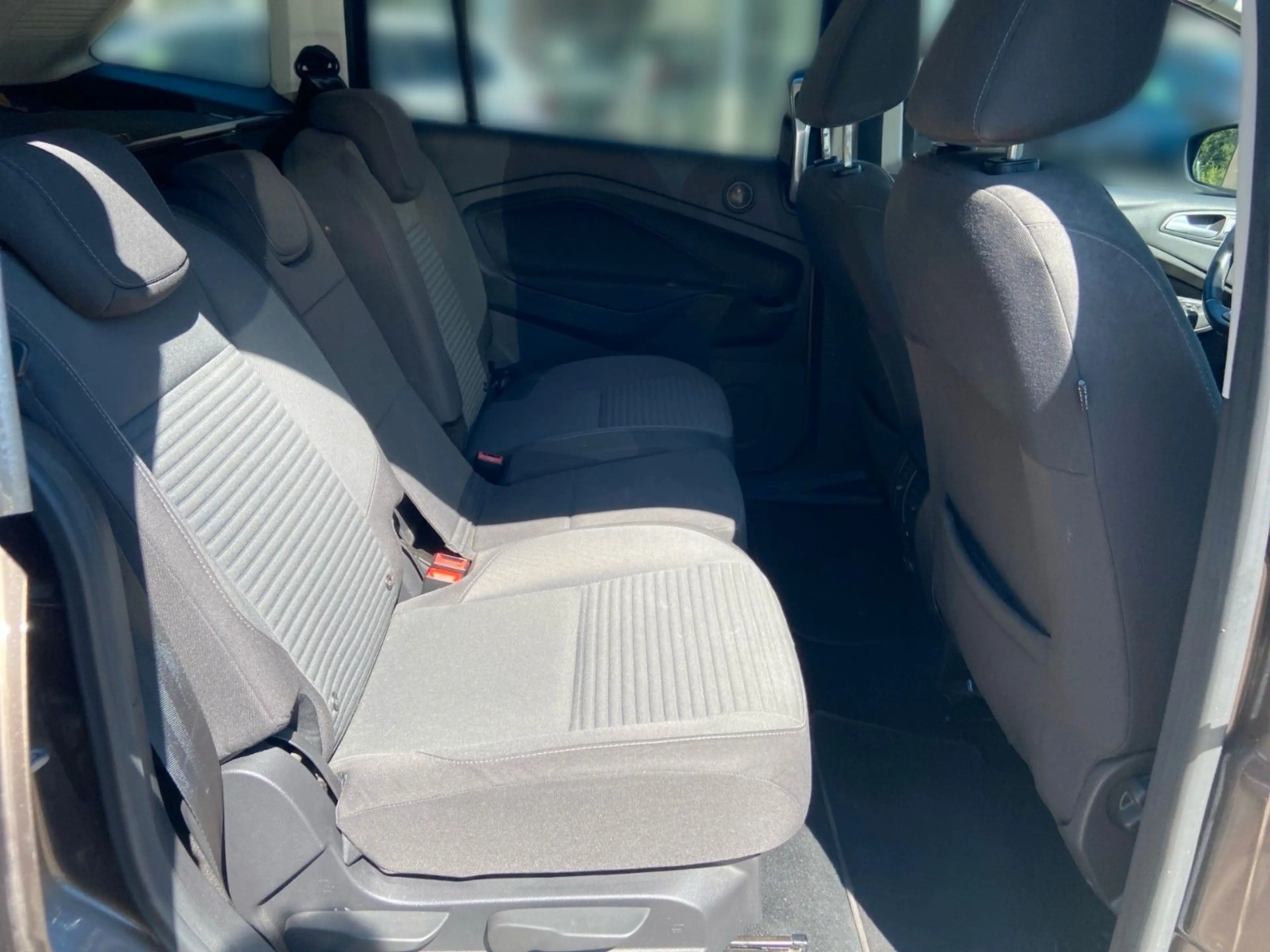 Ford C-Max 1,0 EcoBoost 92kW Titanium — photo 14