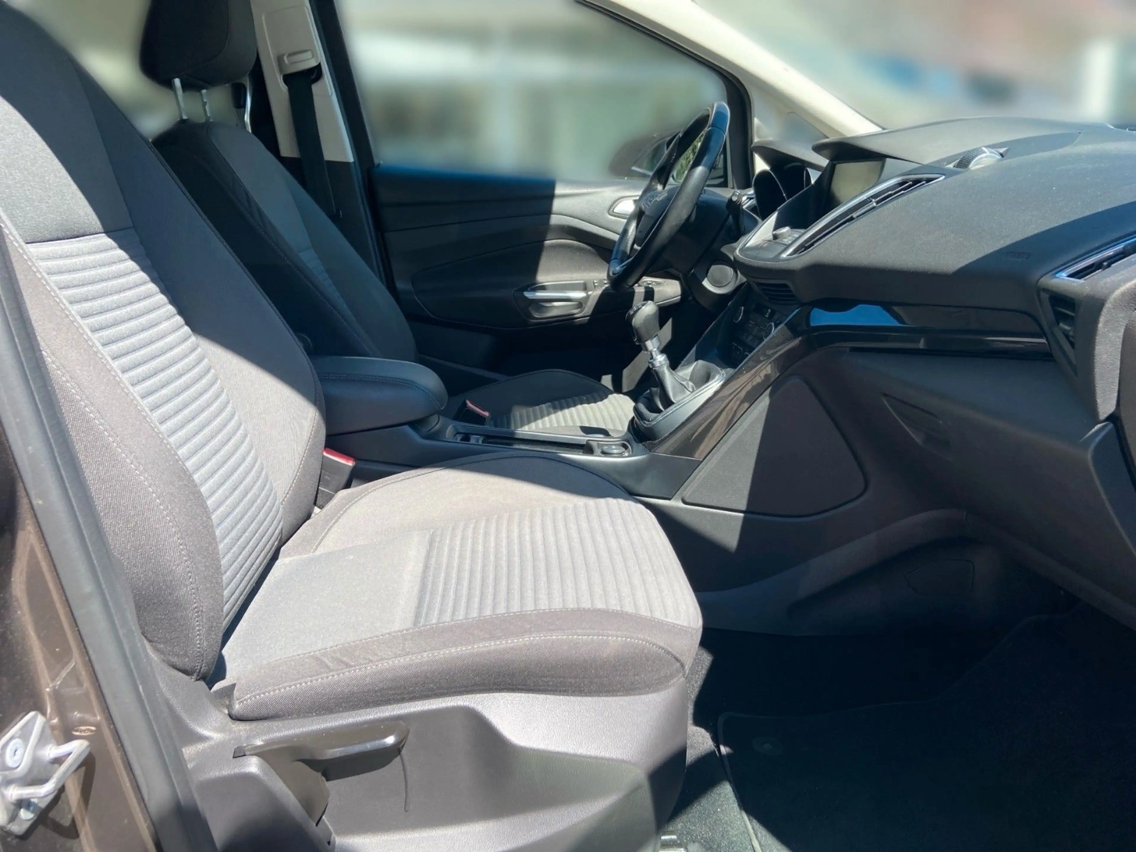 Ford C-Max 1,0 EcoBoost 92kW Titanium — photo 15