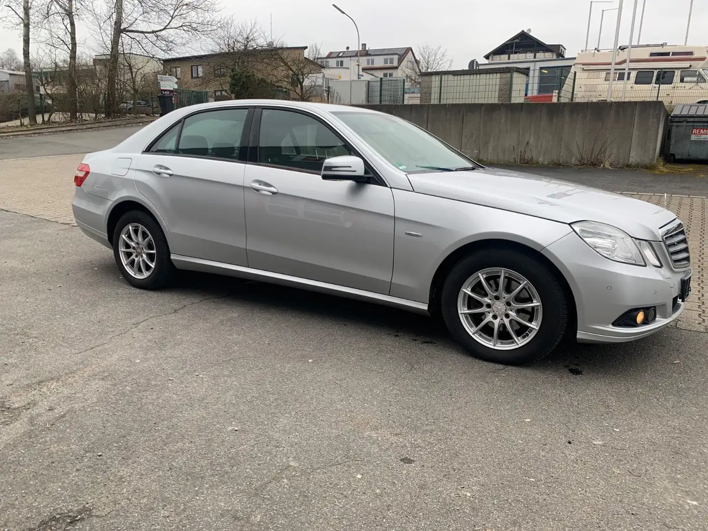 Mercedes-Benz E 220 CDI BlueEfficiency*Navi*Klima*Sitzh*PDC Plateado - 1