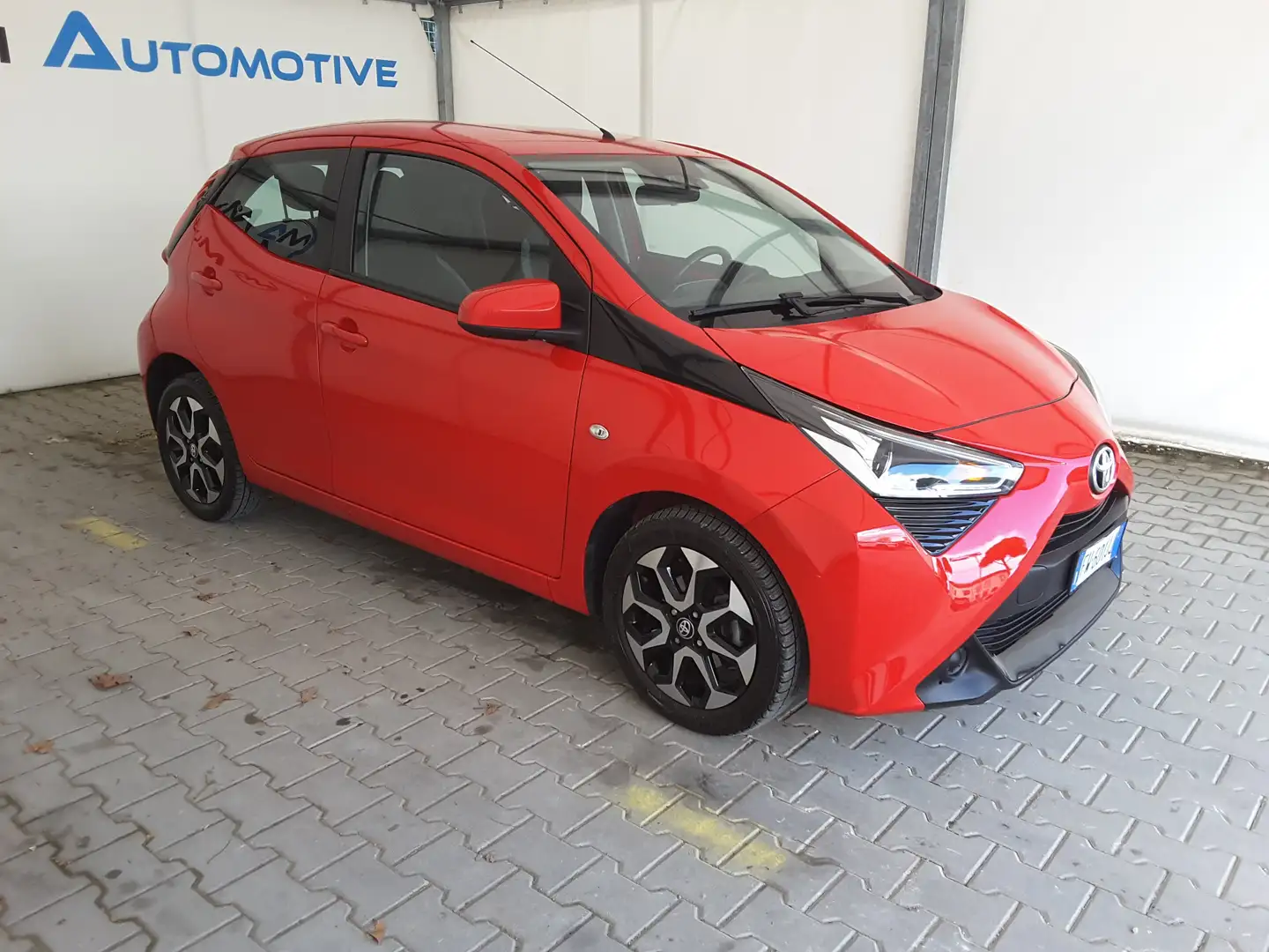 Toyota Aygo 1.0 VVT-i 72cv 5 porte x-fun Rosso - 2