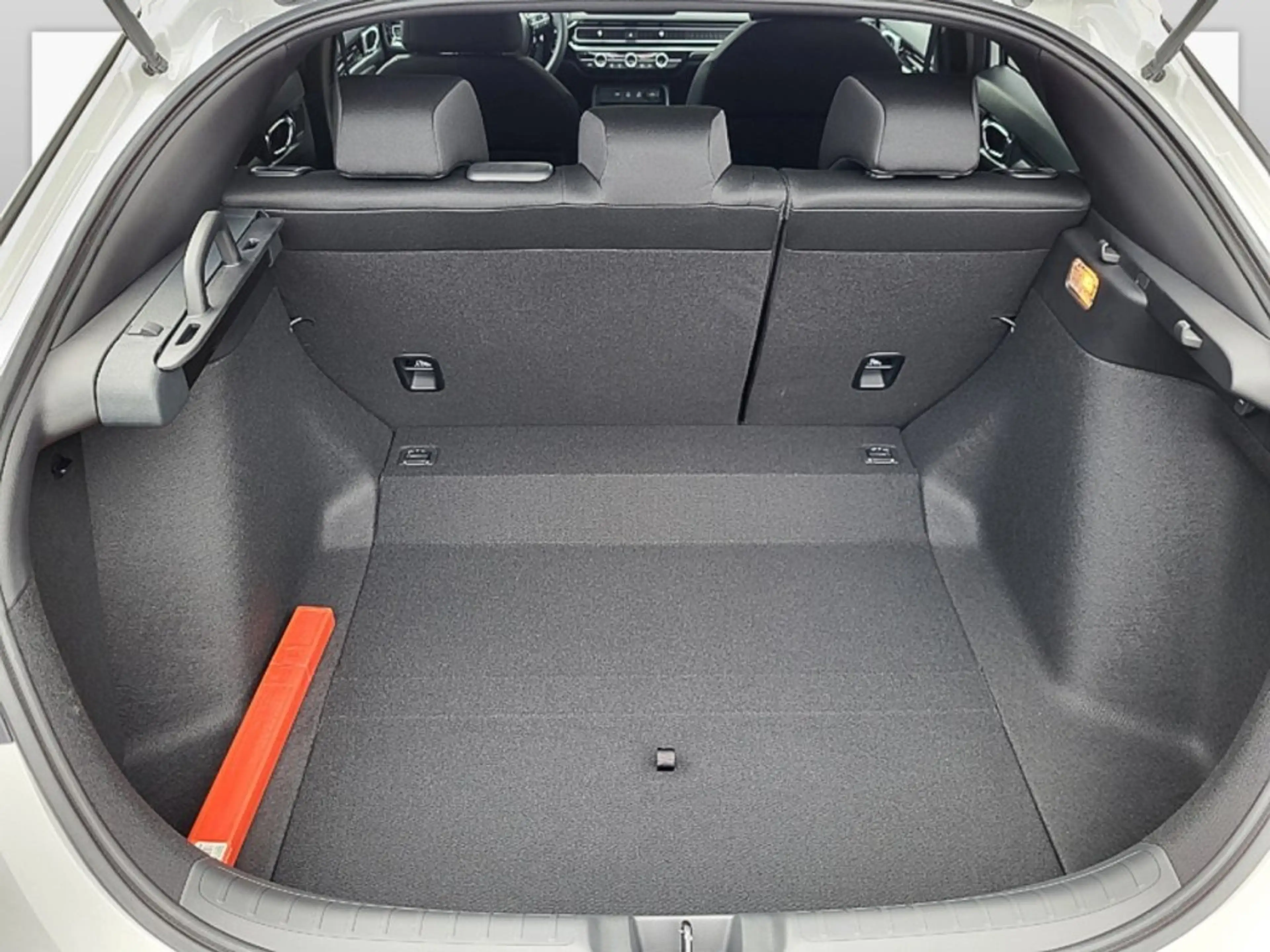 Honda Civic e: HEV 2,0 Elegance — photo 7