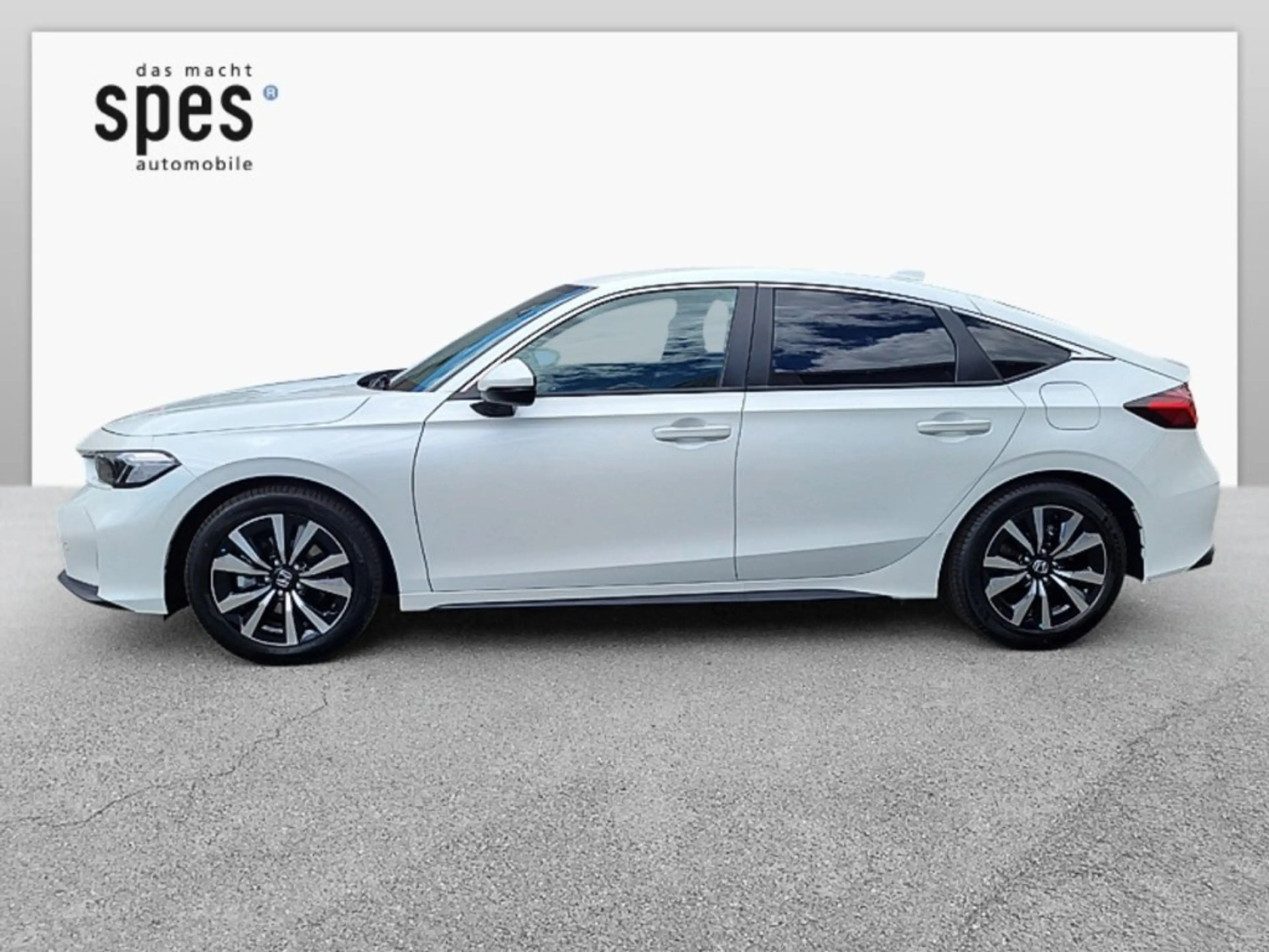 Honda Civic e: HEV 2,0 Elegance — photo 4