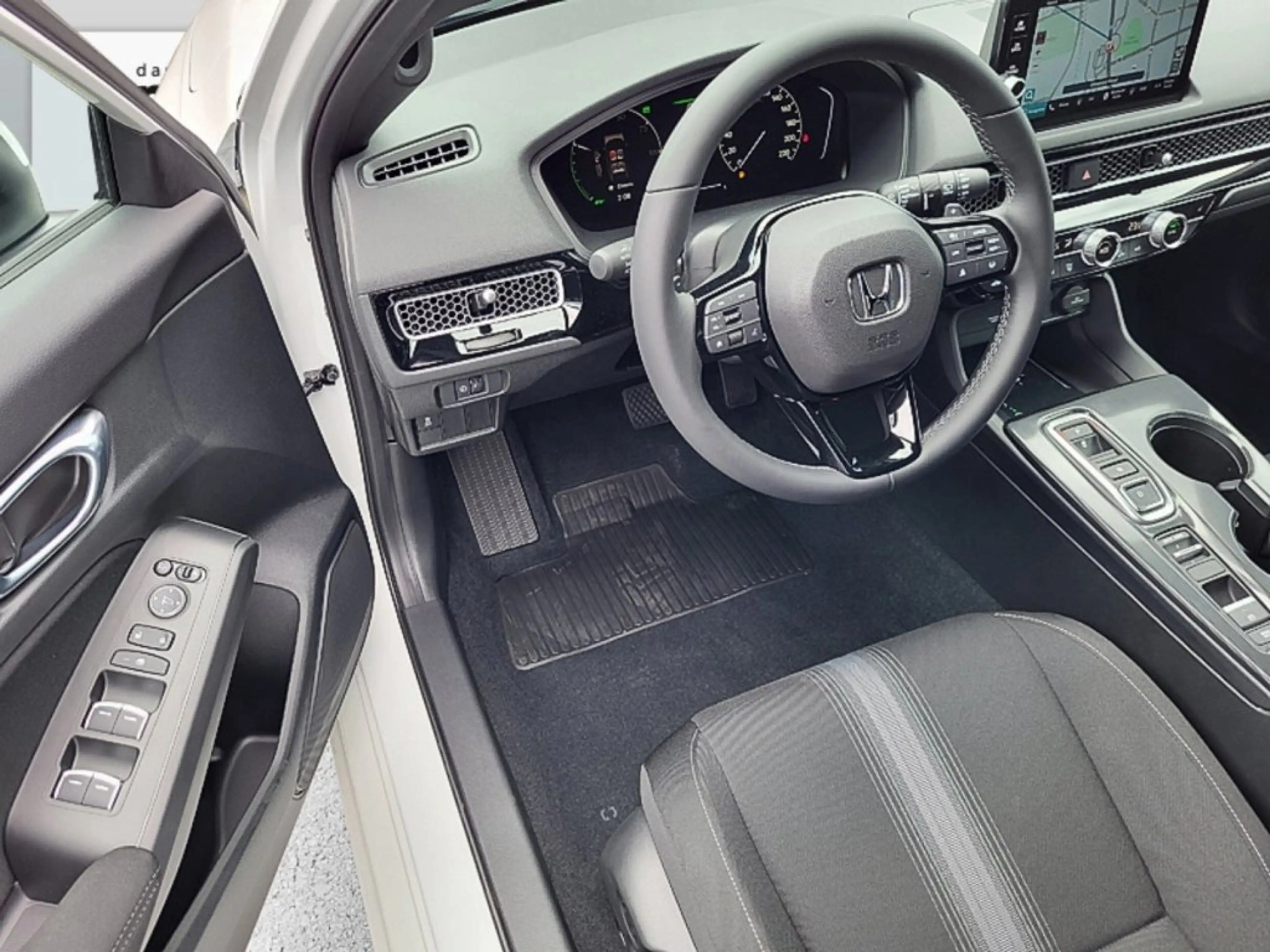 Honda Civic e: HEV 2,0 Elegance — photo 10