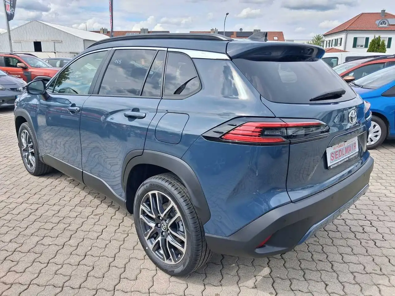 Toyota Corolla Cross 2.0 Hybrid Elegant 3