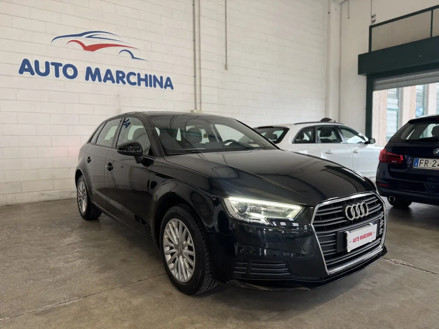 Audi A3 A3 Sportback 1.6 tdi ADVANTAGE AUTO SOLO 80000 KM Zwart - 1