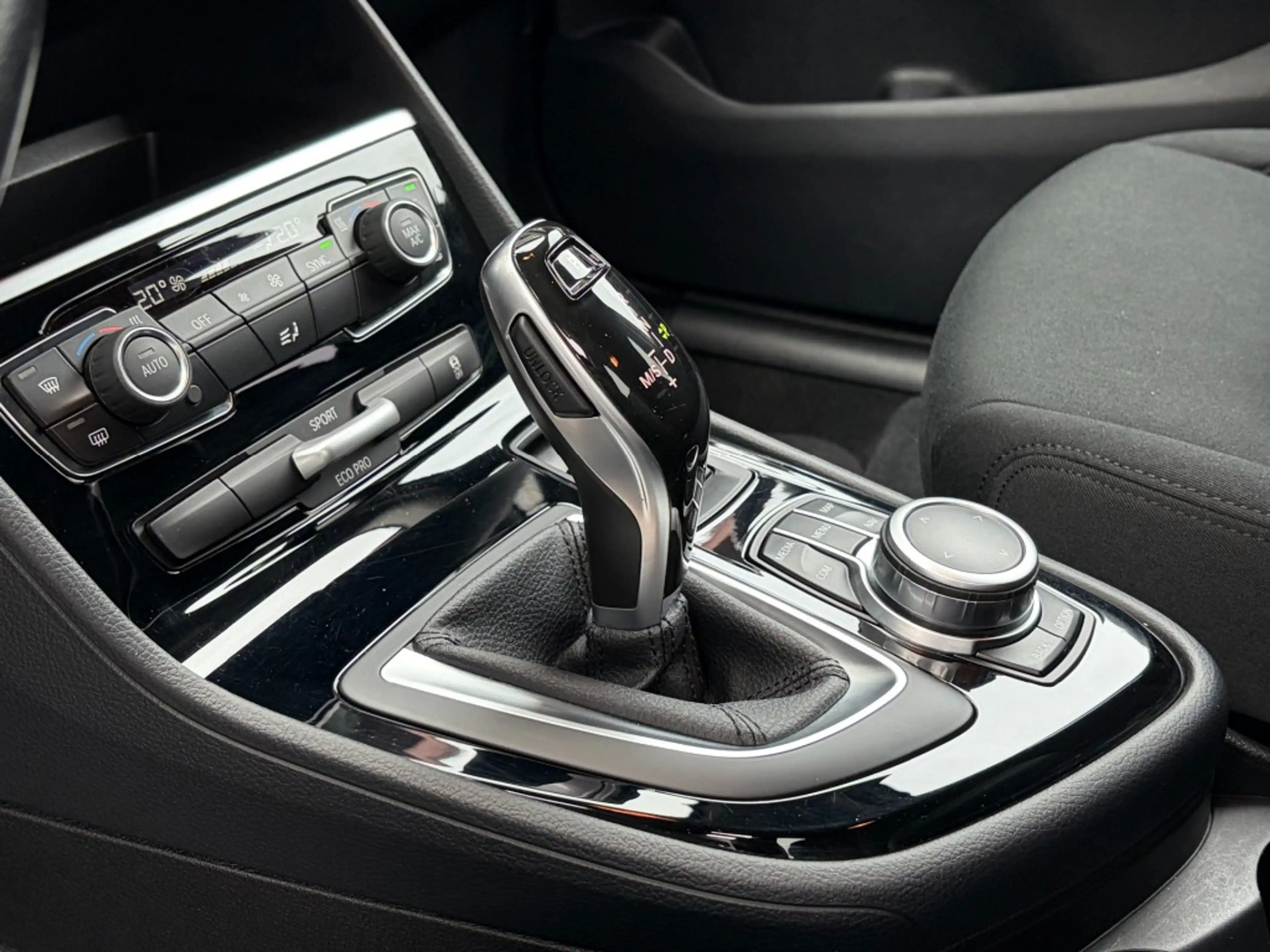 BMW 218 218I AUT. - NAVI PLUS - HEAD UP - TREKH. - ORG. NL — photo 11