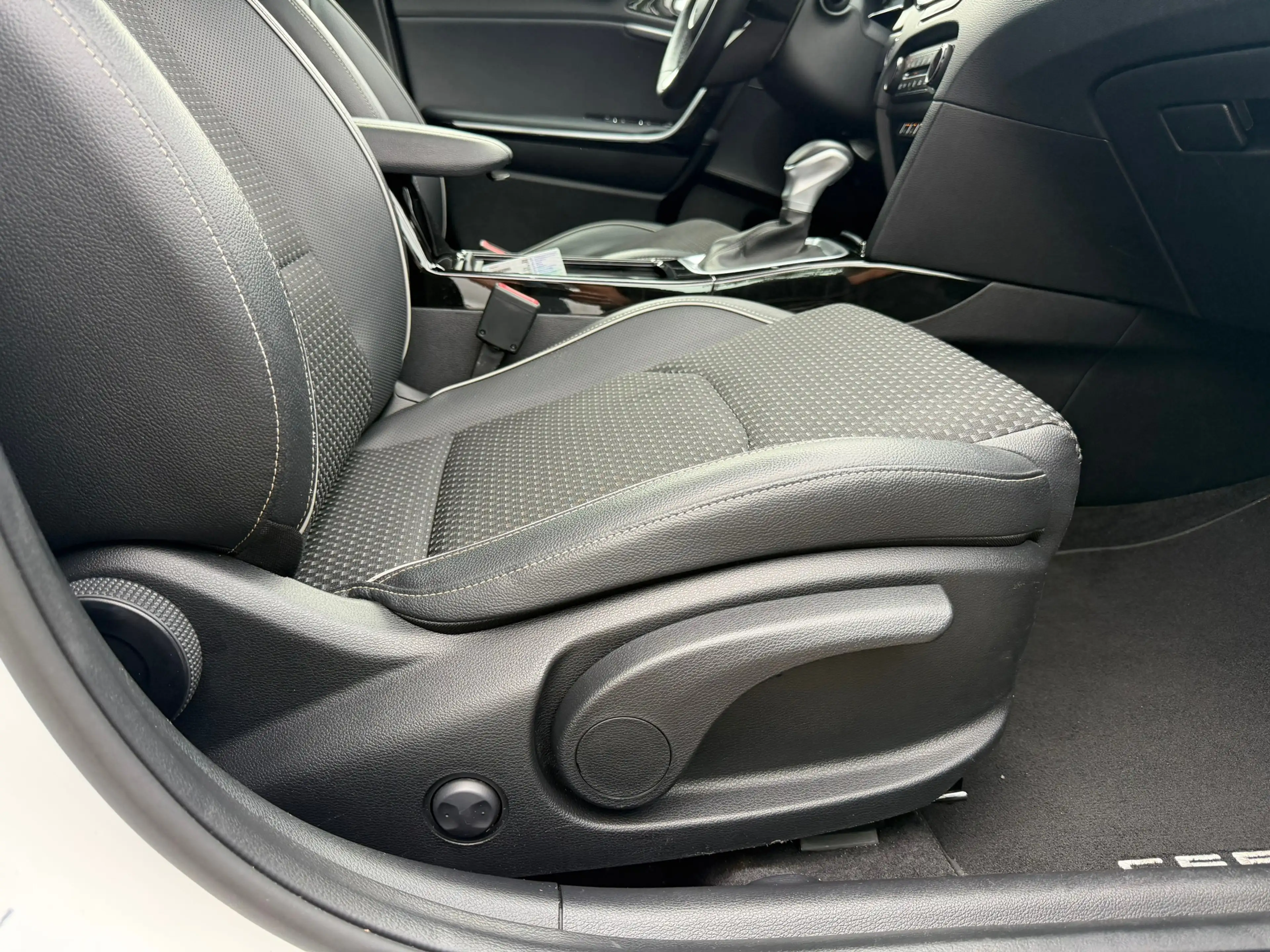 Kia Ceed SW / cee'd SW Sportswagon 1.6 GDI PHEV DynamicPlusLine TREKHAAK — photo 32