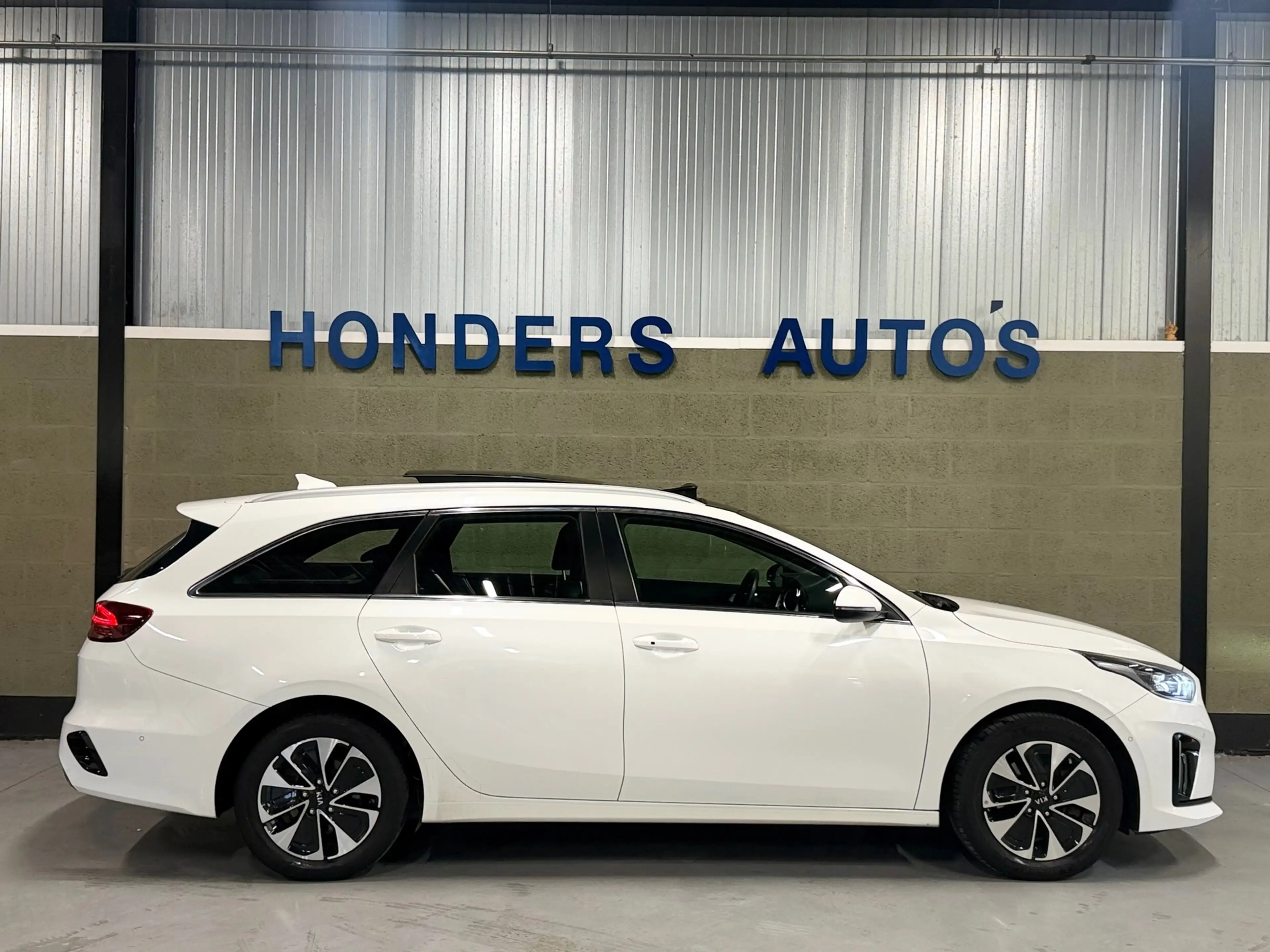 Kia Ceed SW / cee'd SW Sportswagon 1.6 GDI PHEV DynamicPlusLine TREKHAAK — photo 17