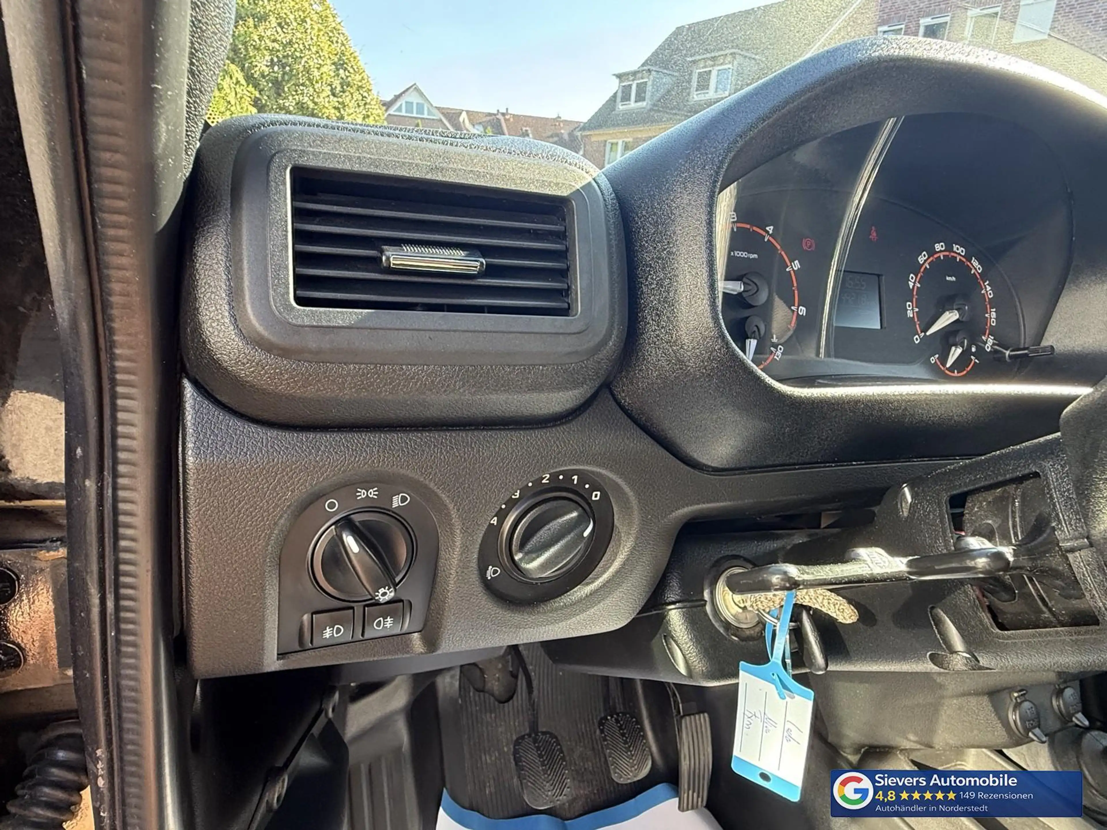 Lada Niva Legend Urban 4x4 Klima SHZ TÜV 07/28 elektr. Fenst — photo 12