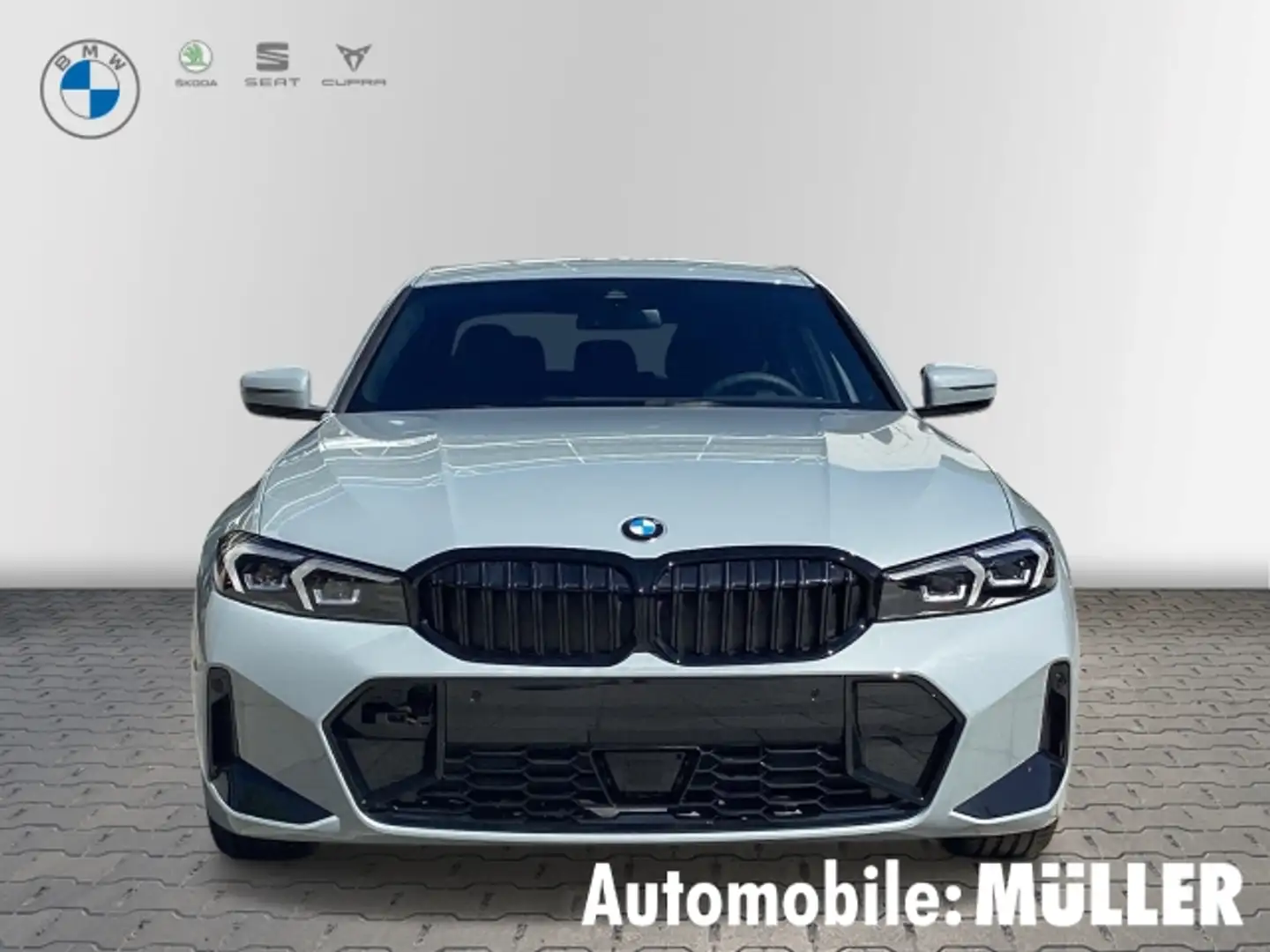 BMW 320 d xDrive Limousine M Sport Navi Klima RFK Sitzhzg Grau - 2