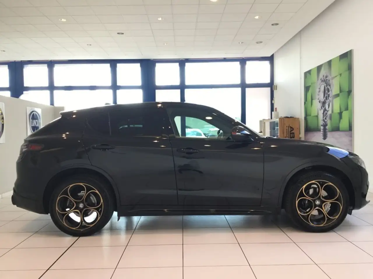 Alfa Romeo Stelvio 2025
