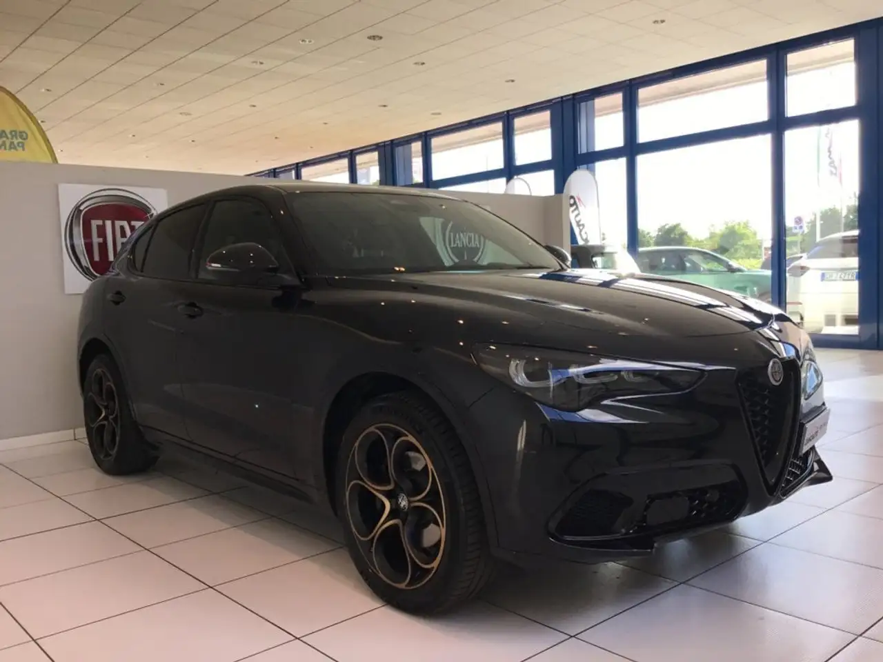 Alfa Romeo Stelvio 2025