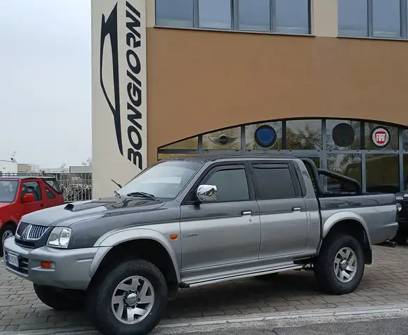 Mitsubishi L200 d.cab 2.5 tdi GLX 4wd  clima cambio manuale