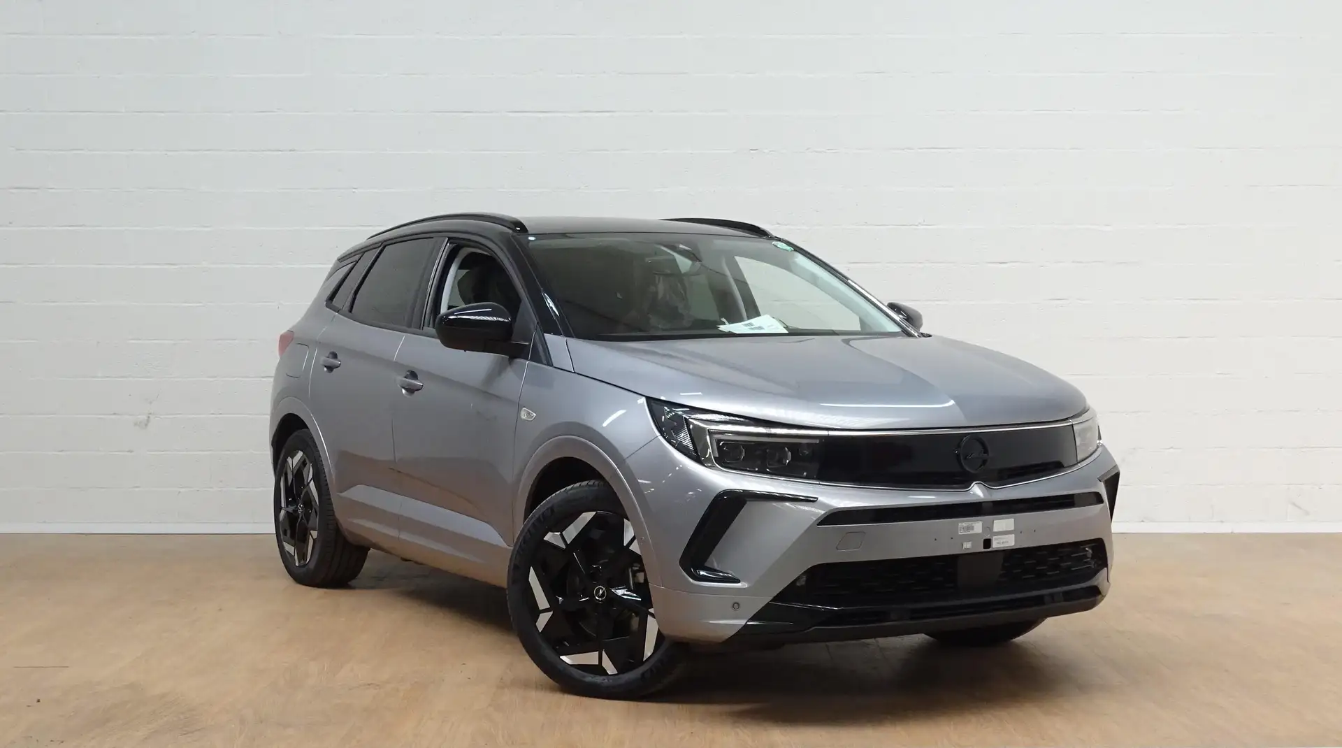 Opel Grandland 1.6T GSE Hybrid 4wd Grijs - 2