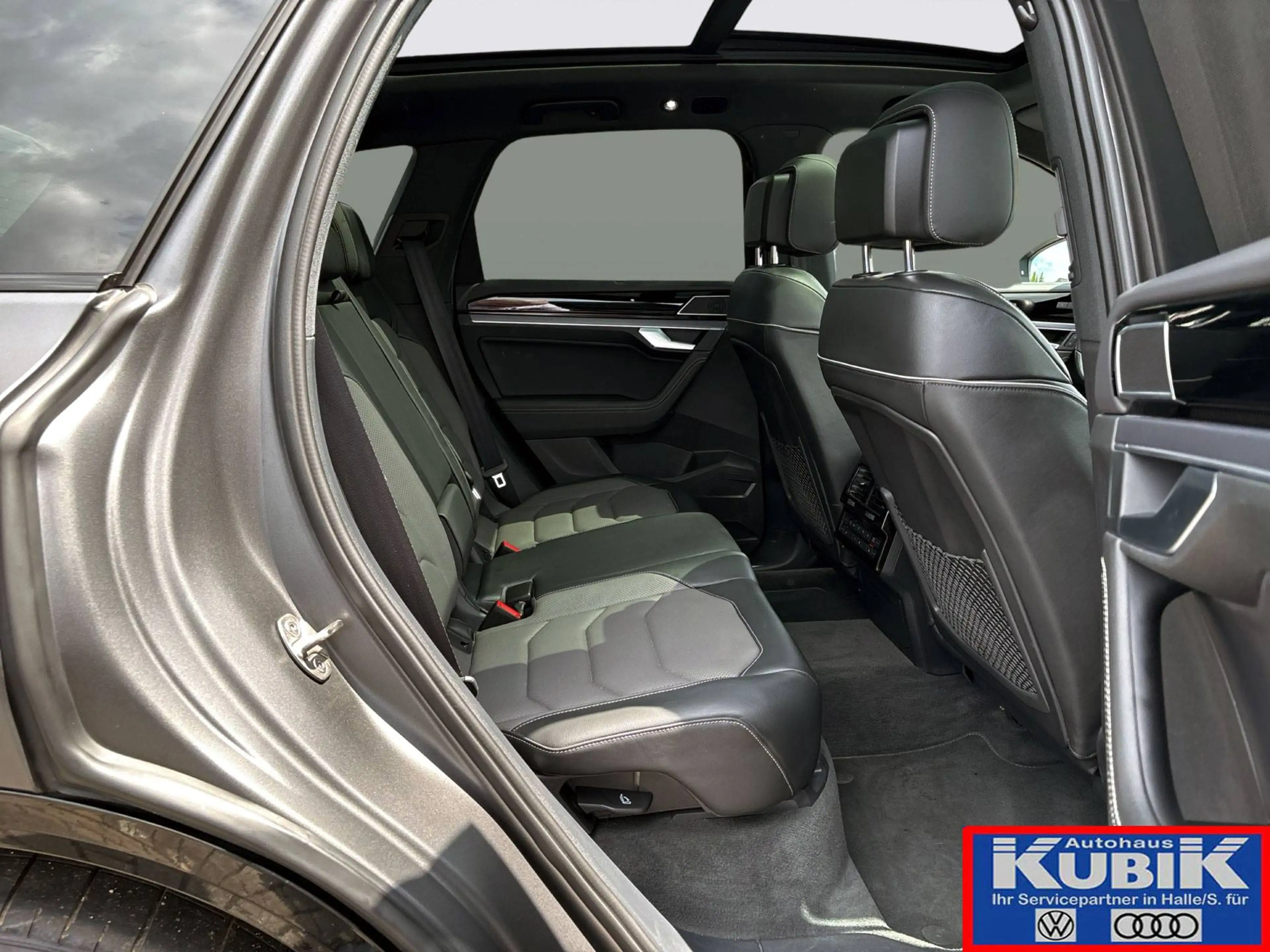 Volkswagen Touareg Touareg 3.0 TDI R-Line Black Style+Allradlenkung+ — photo 15