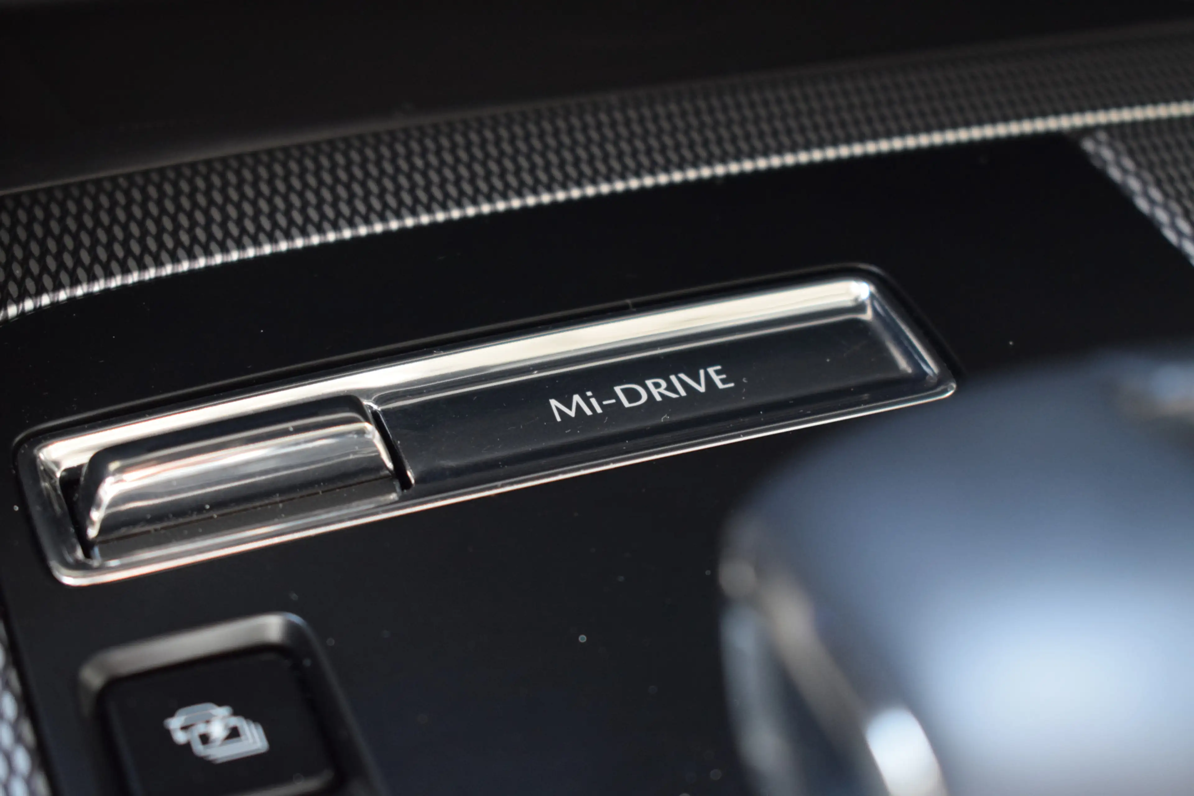 Mazda CX-60 2.5 e-SkyActiv PHEV Homura - Convenience & Sound P — photo 29
