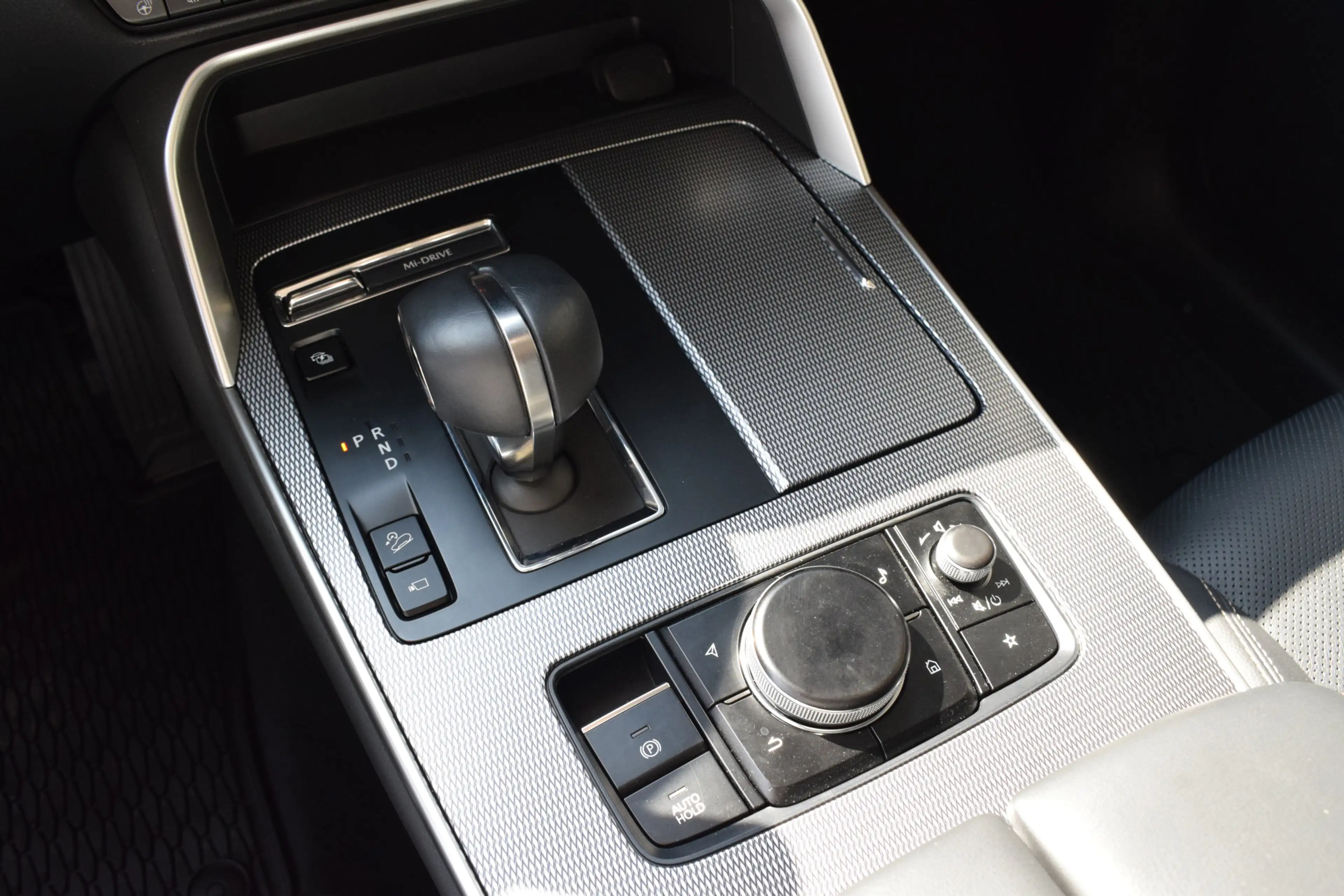 Mazda CX-60 2.5 e-SkyActiv PHEV Homura - Convenience & Sound P — photo 26