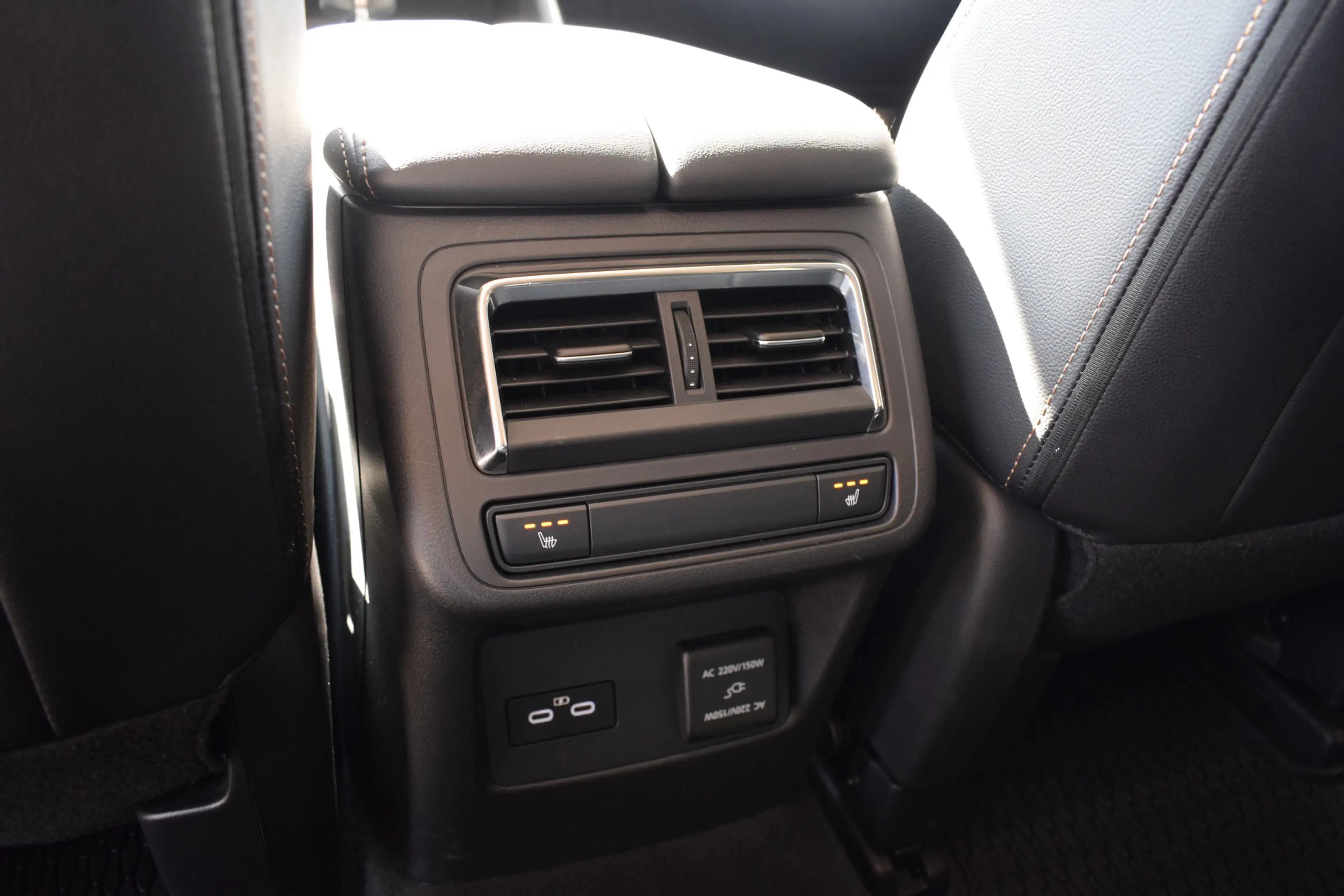 Mazda CX-60 2.5 e-SkyActiv PHEV Homura - Convenience & Sound P — photo 15