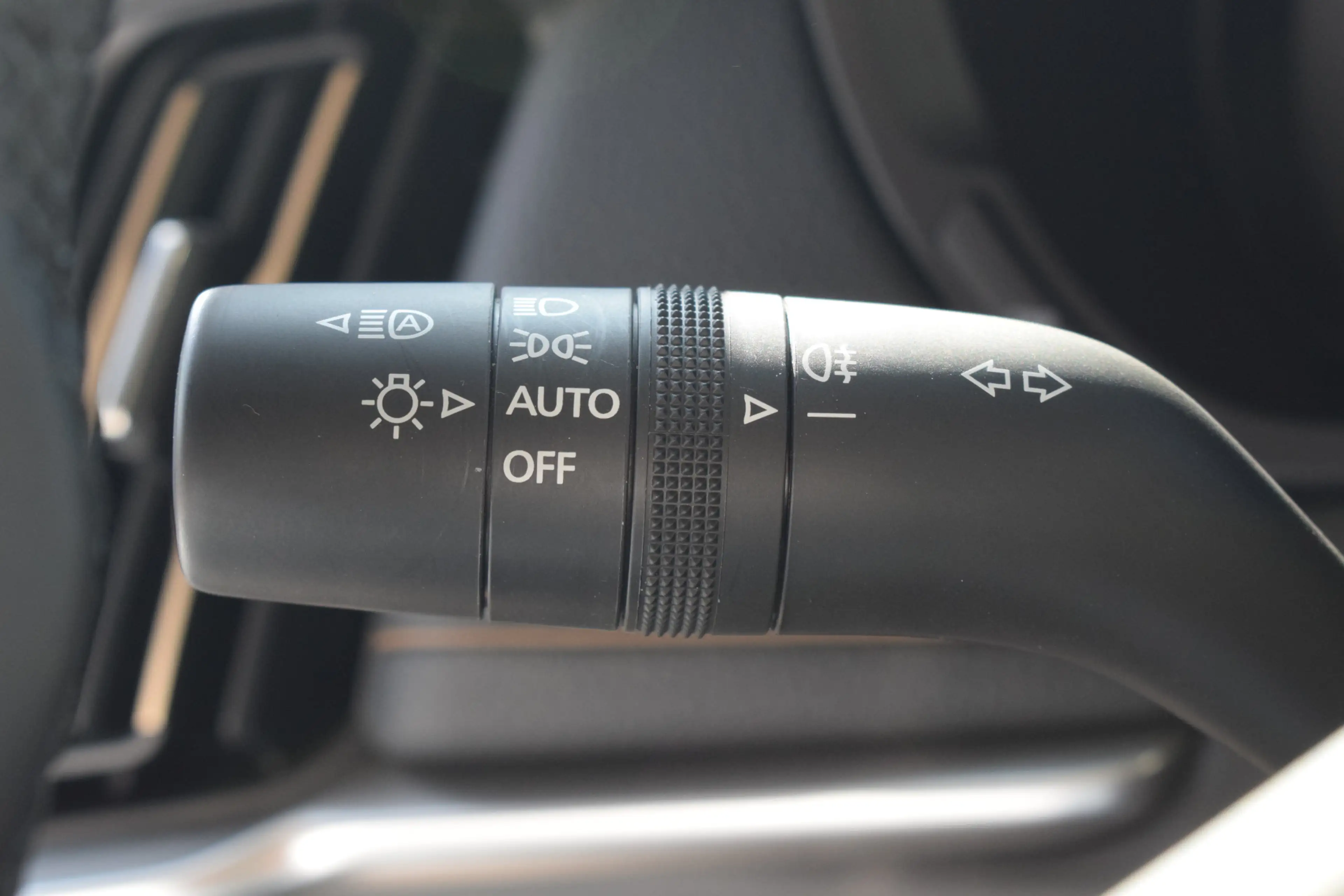 Mazda CX-60 2.5 e-SkyActiv PHEV Homura - Convenience & Sound P — photo 23