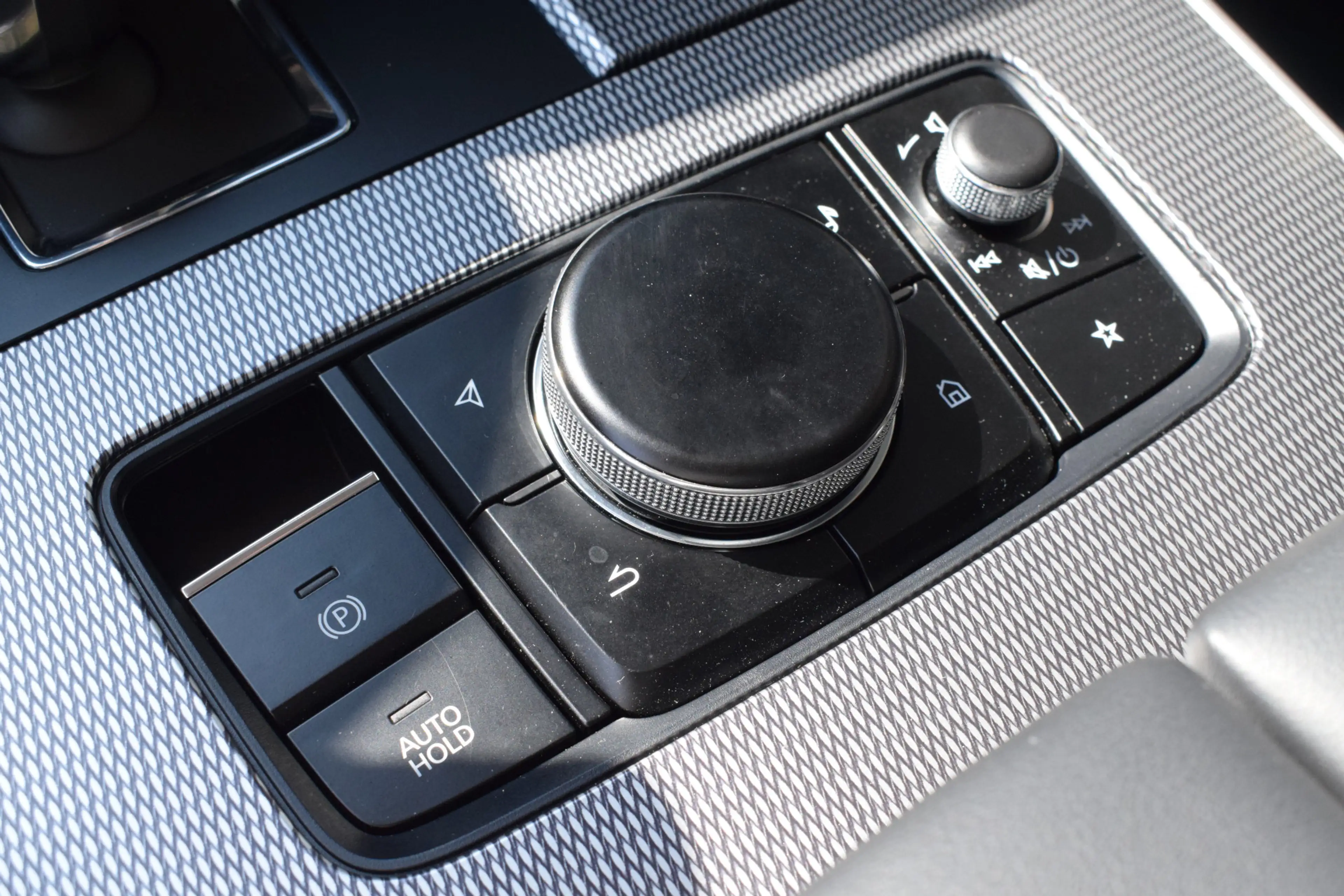 Mazda CX-60 2.5 e-SkyActiv PHEV Homura - Convenience & Sound P — photo 27