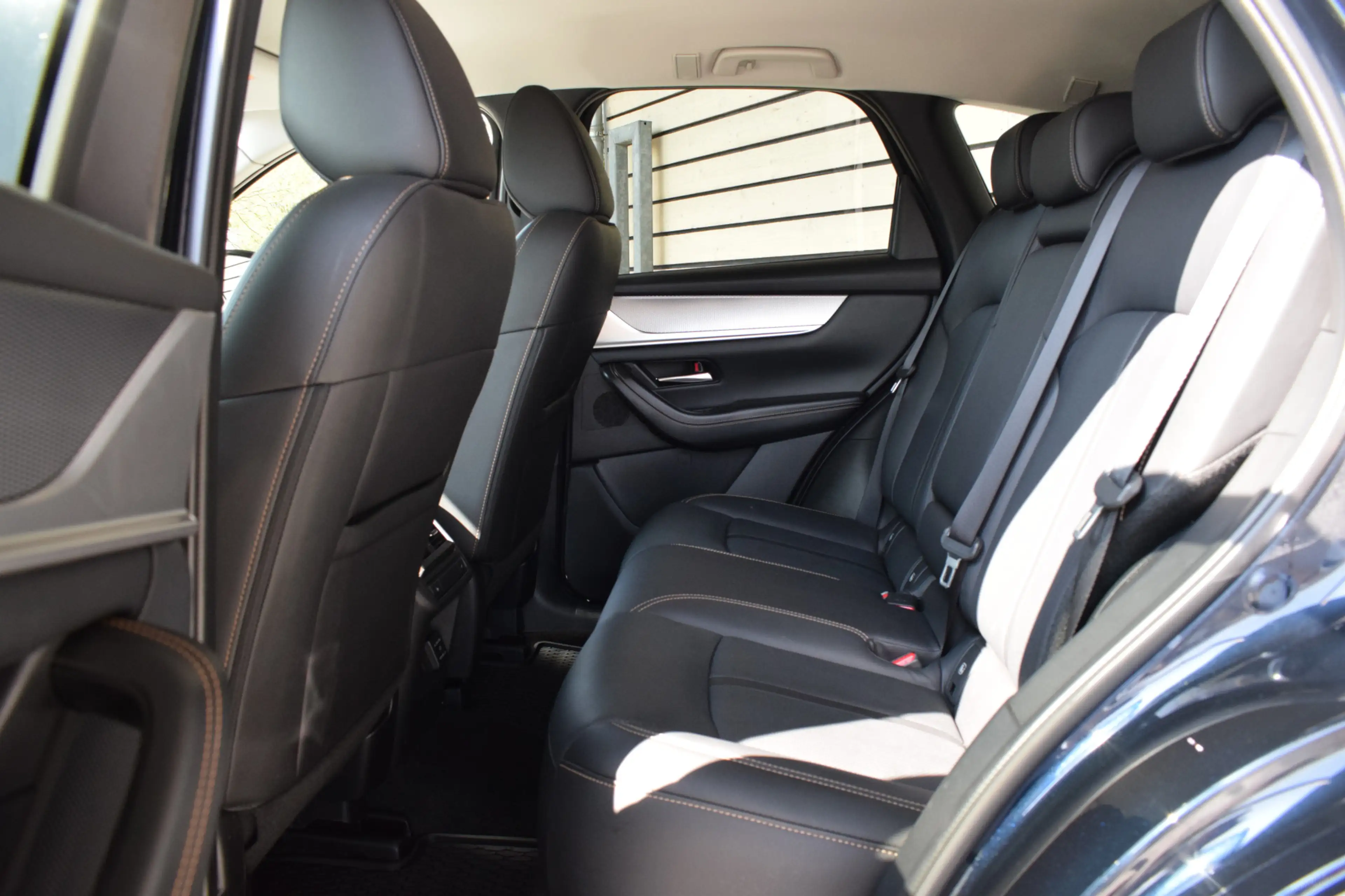 Mazda CX-60 2.5 e-SkyActiv PHEV Homura - Convenience & Sound P — photo 12