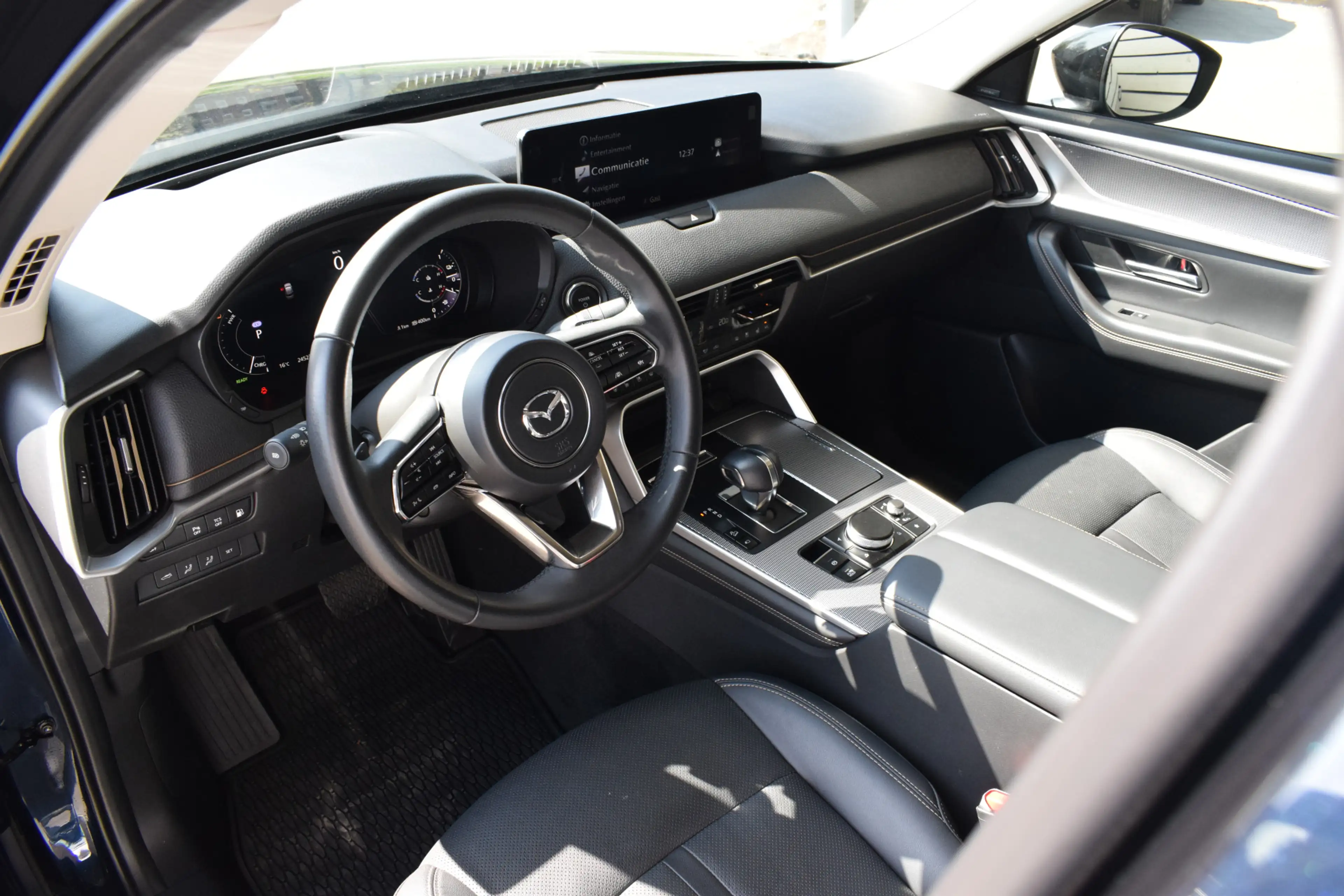 Mazda CX-60 2.5 e-SkyActiv PHEV Homura - Convenience & Sound P — photo 10
