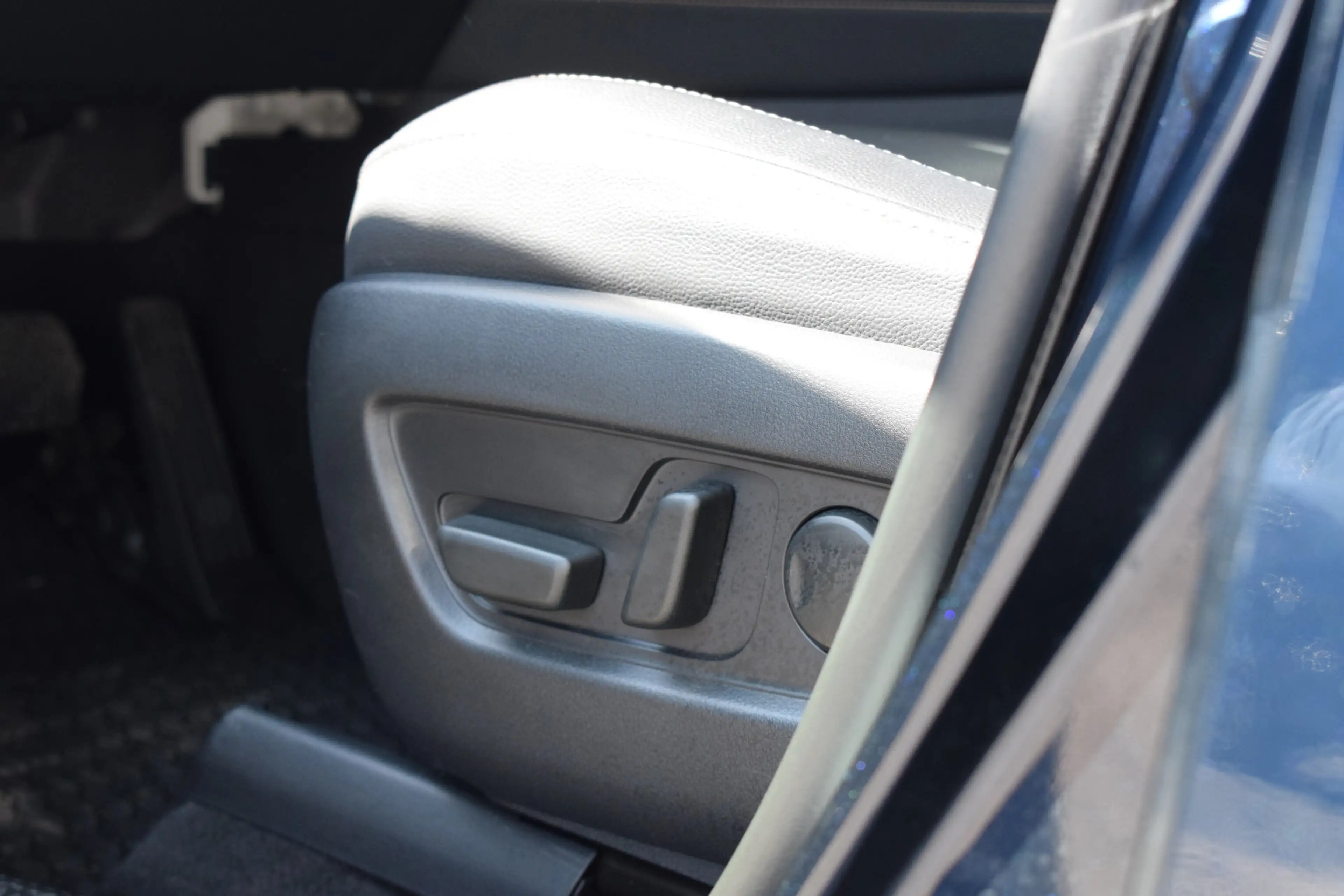 Mazda CX-60 2.5 e-SkyActiv PHEV Homura - Convenience & Sound P — photo 19