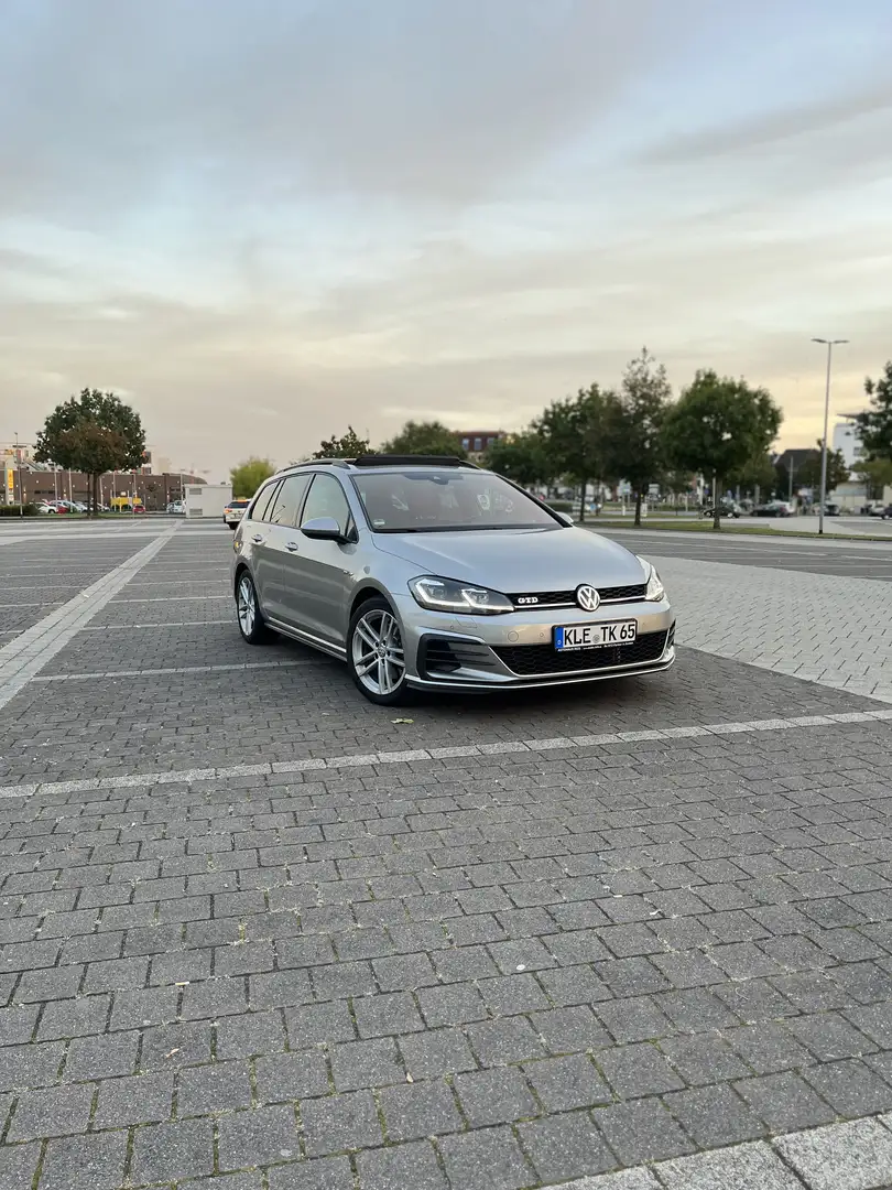 Volkswagen Golf GTD Variant 2.0 TDI SCR DSG Dyn Pano AHK - 1