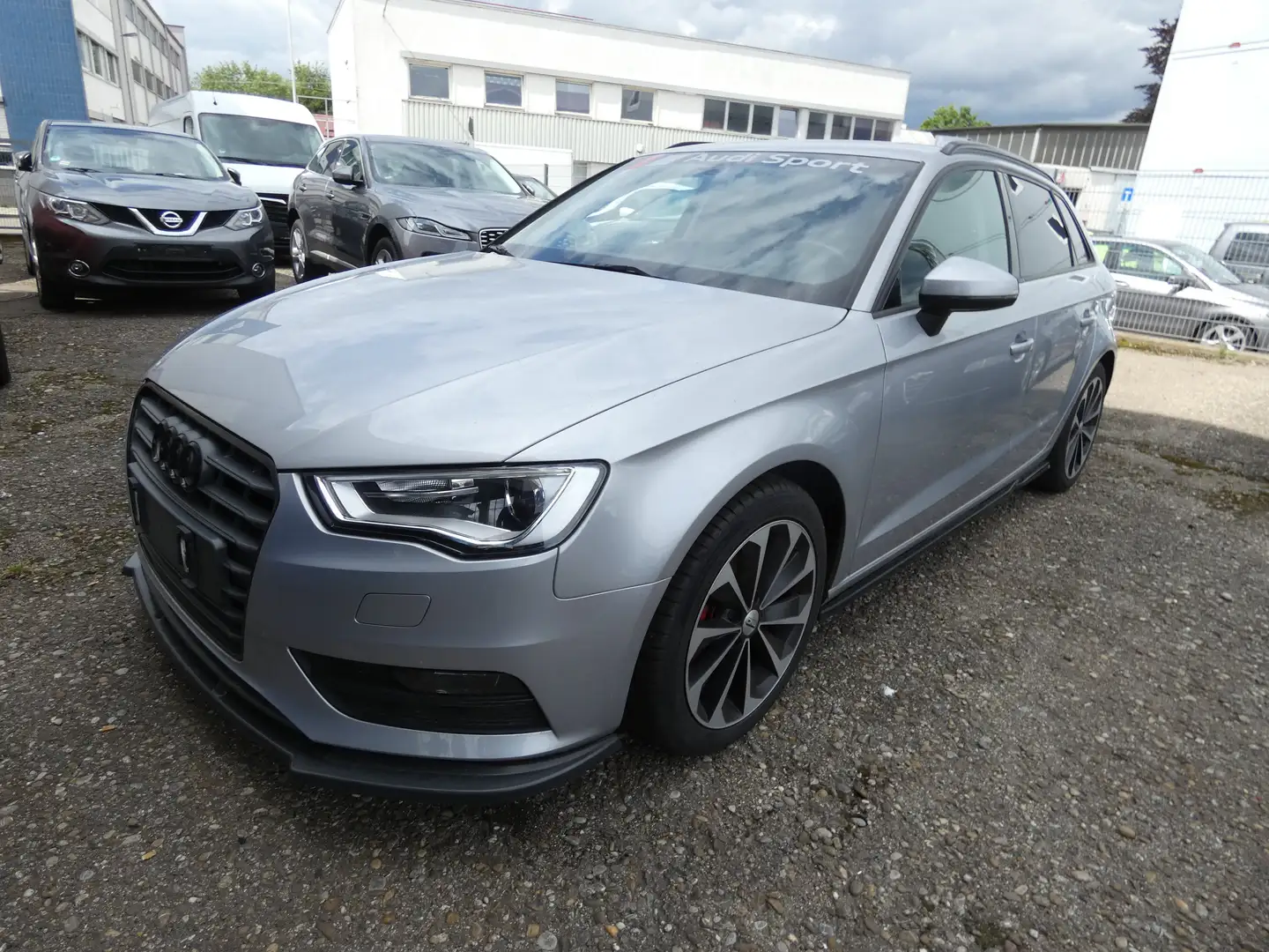 Audi A3 1.4 TFSI Limousine Attraction Silber - 1
