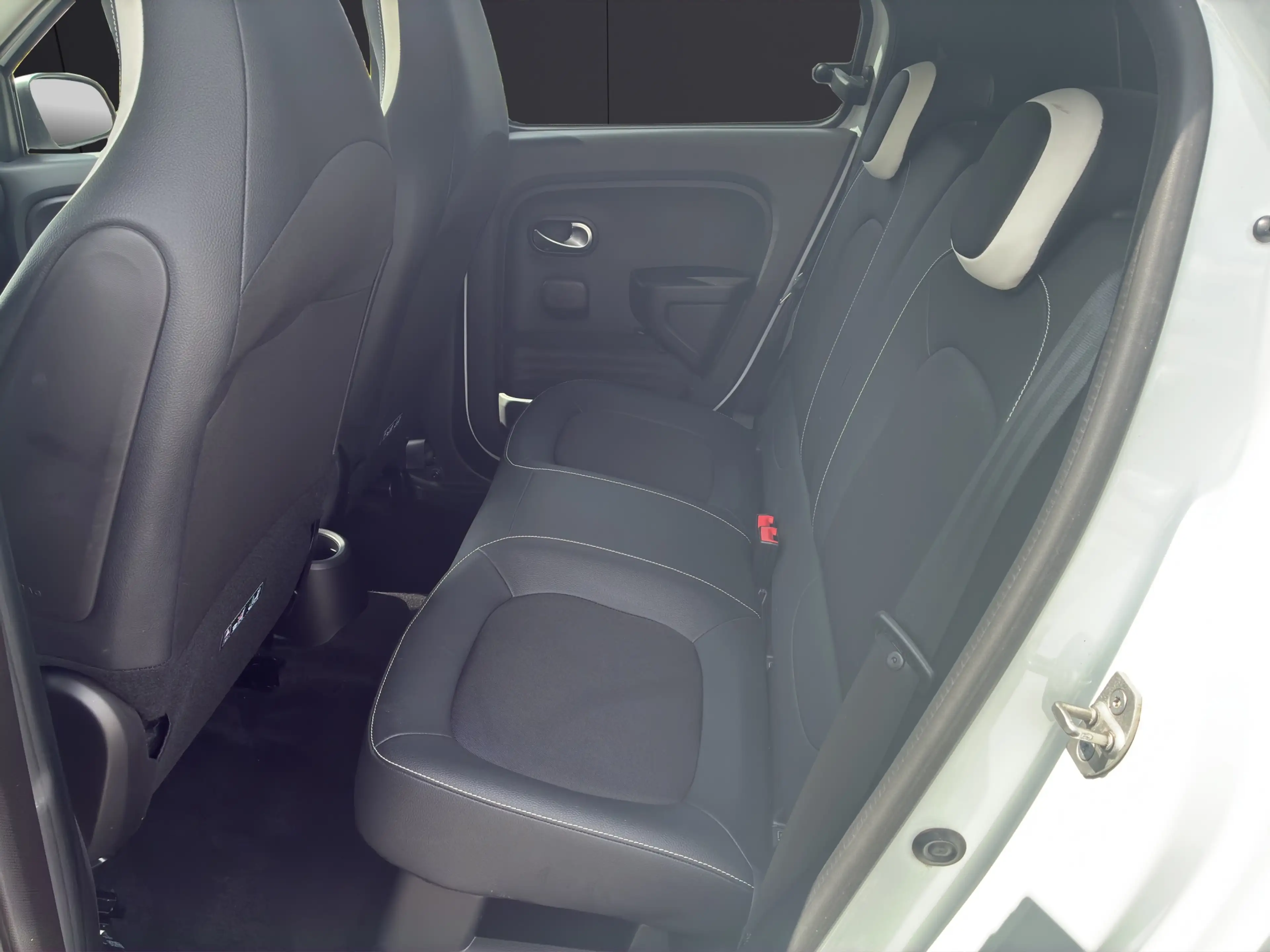 Renault Twingo Electric Urban Night *PDC Hinten*Klimaautomatik* — photo 13