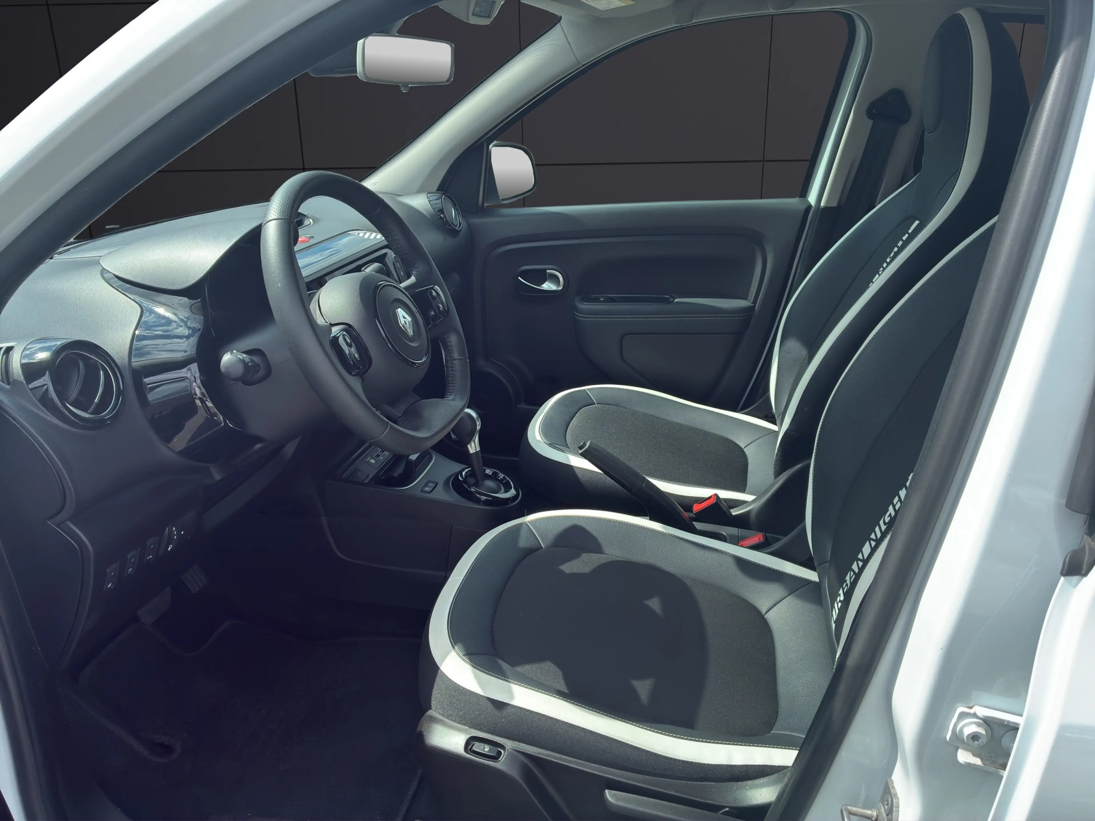 Renault Twingo Electric Urban Night *PDC Hinten*Klimaautomatik* — photo 9