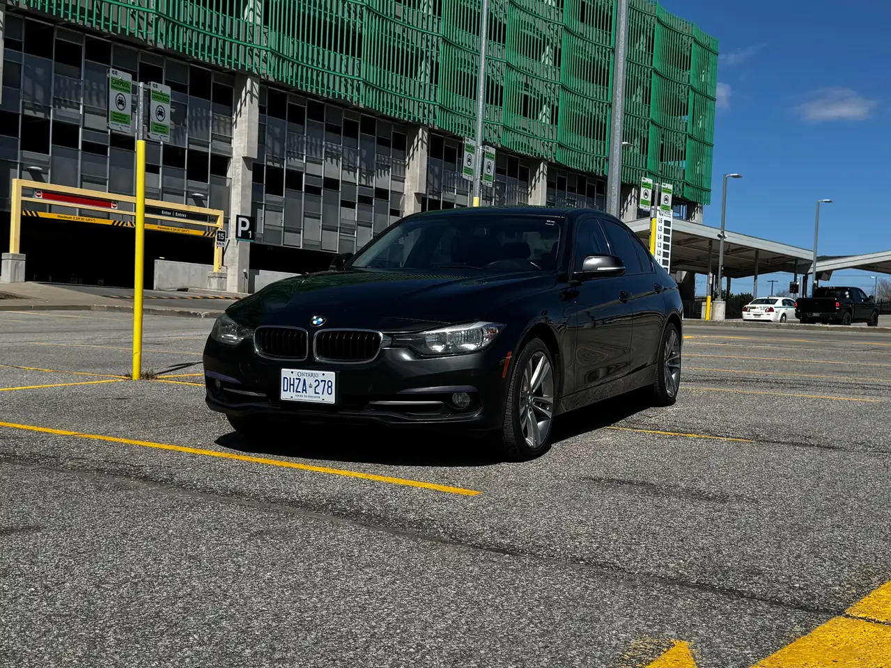 BMW 3 Series снимка BMW 3 Series