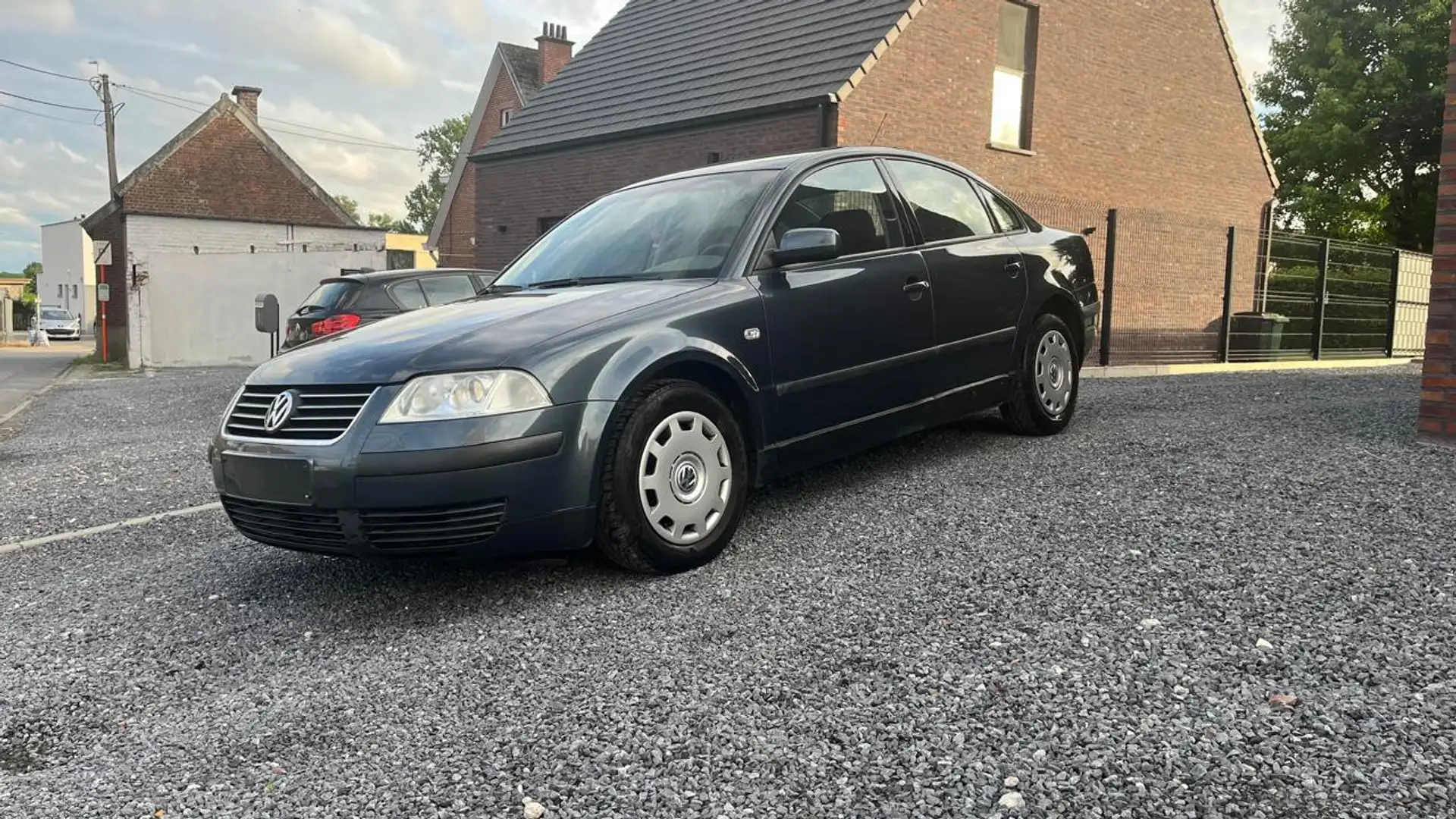 Volkswagen Passat 1.6 Comfortline Family Bleu - 1