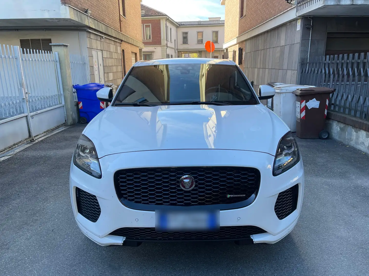 Jaguar E-Pace 2.0d i4 R-Dynamic S awd 150cv auto my19 Blanc - 2