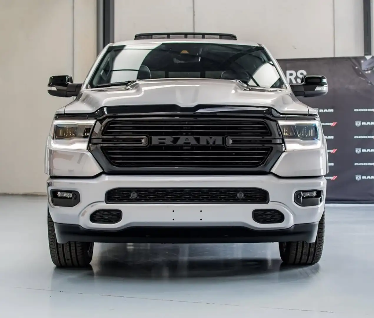 RAM Ram pickup Gris - 2