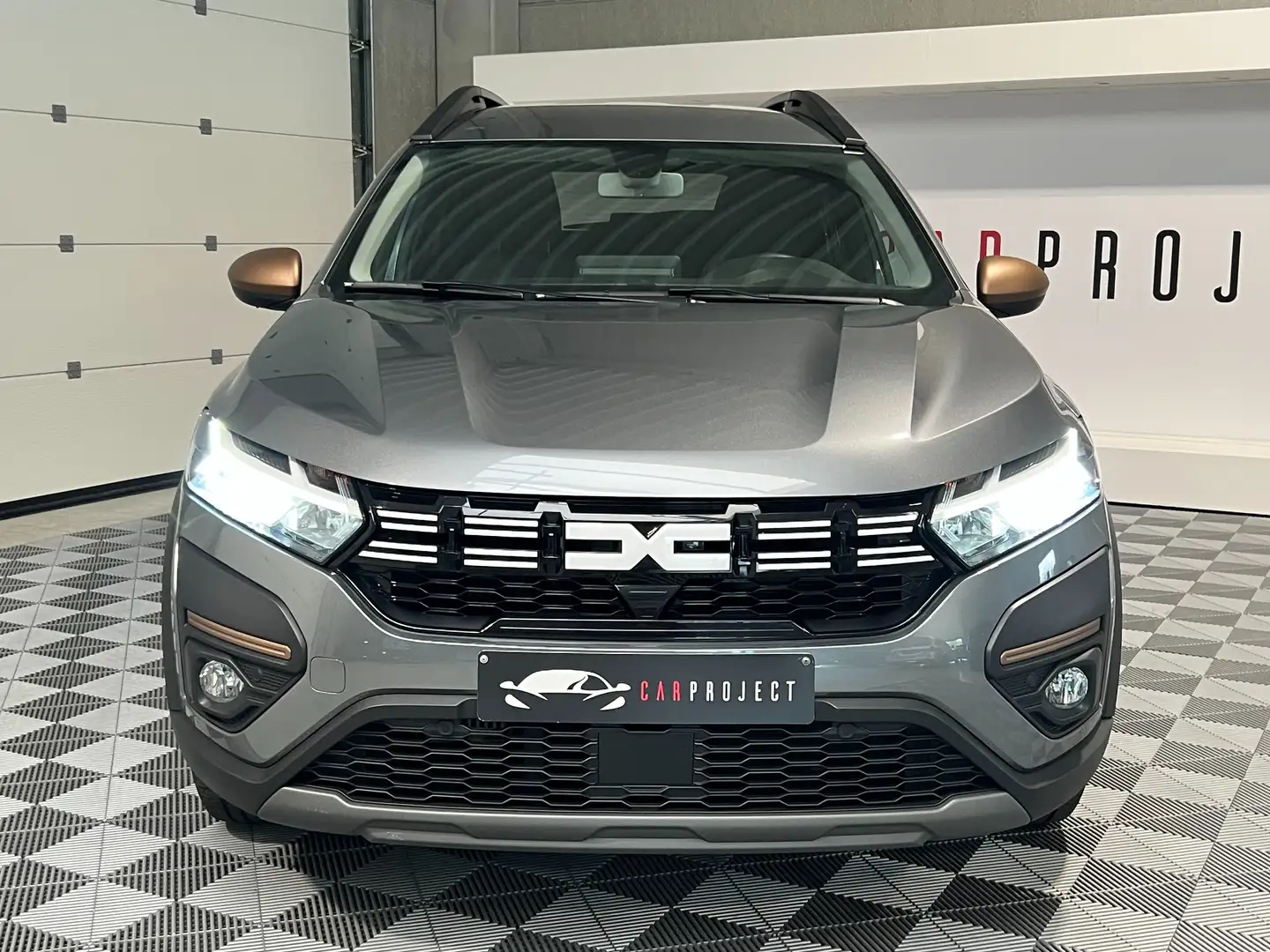 Dacia Jogger Jogger 1.0 Eco-G Extreme 7PLACES/LED/GPS/CARPLAY/ Gris - 2
