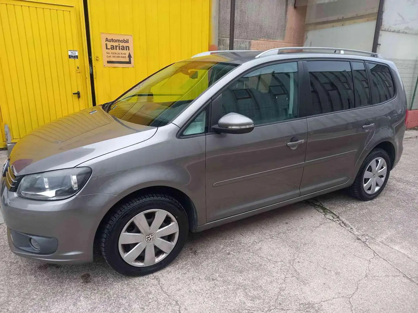 Volkswagen Touran 1.4 TSI Comfortline EcoFuel Szürke - 2