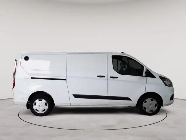 Ford Transit view 3