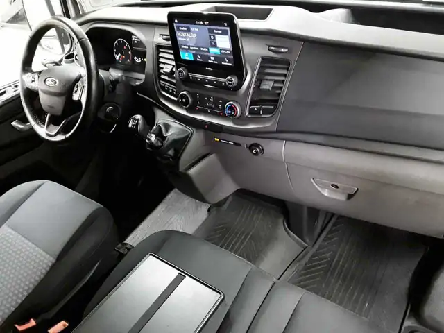 Ford Transit view 9