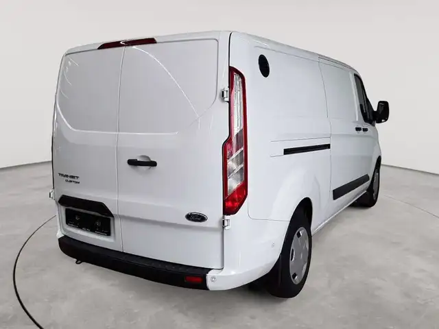 Ford Transit view 4