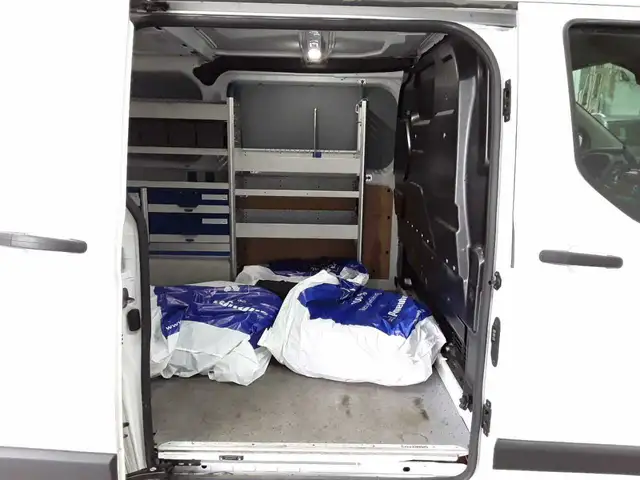 Ford Transit view 13