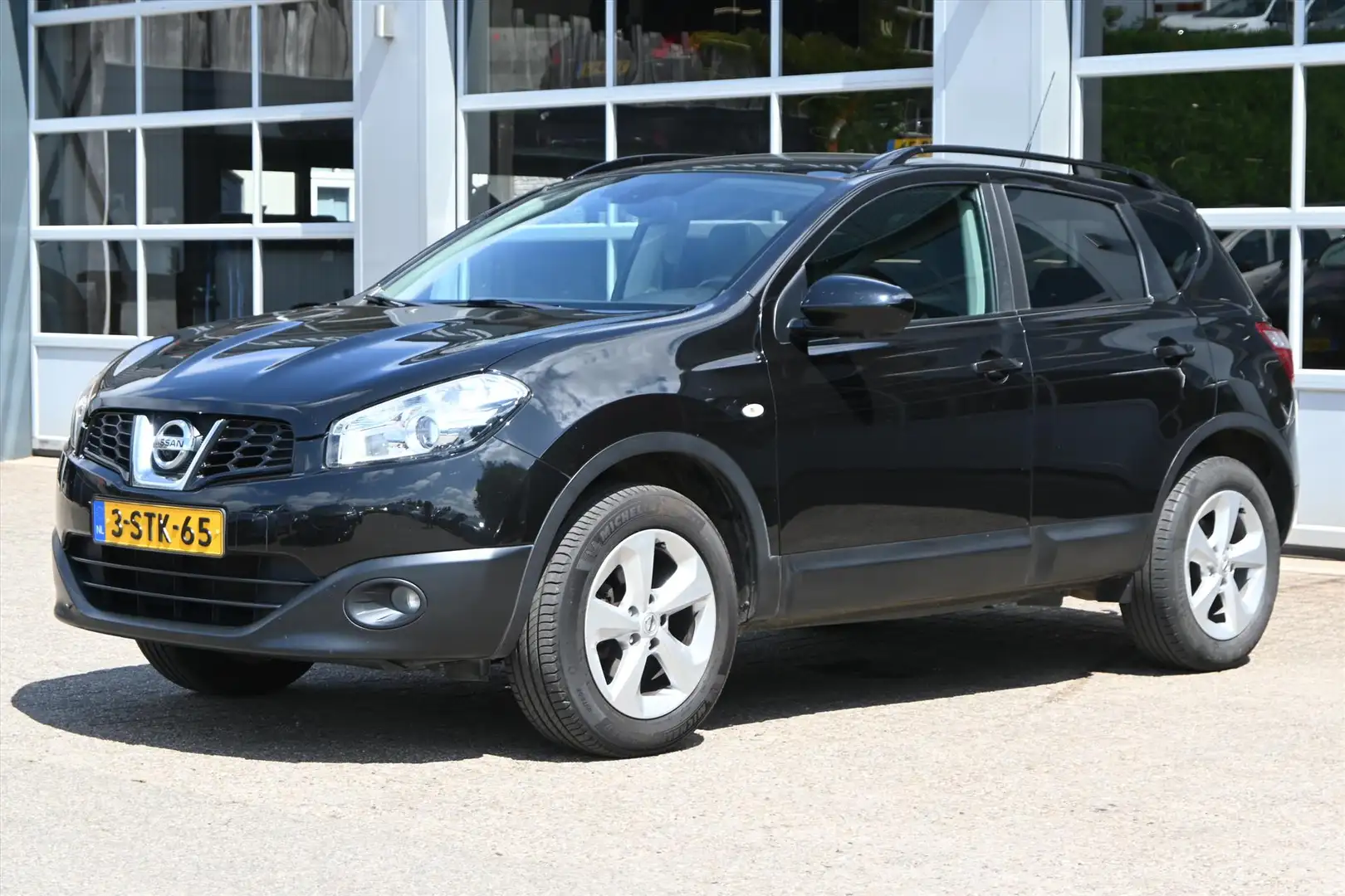 Nissan Qashqai 1.6 117pk | 360 Camera | Navi | Trekhaak | Panoram Noir - 2