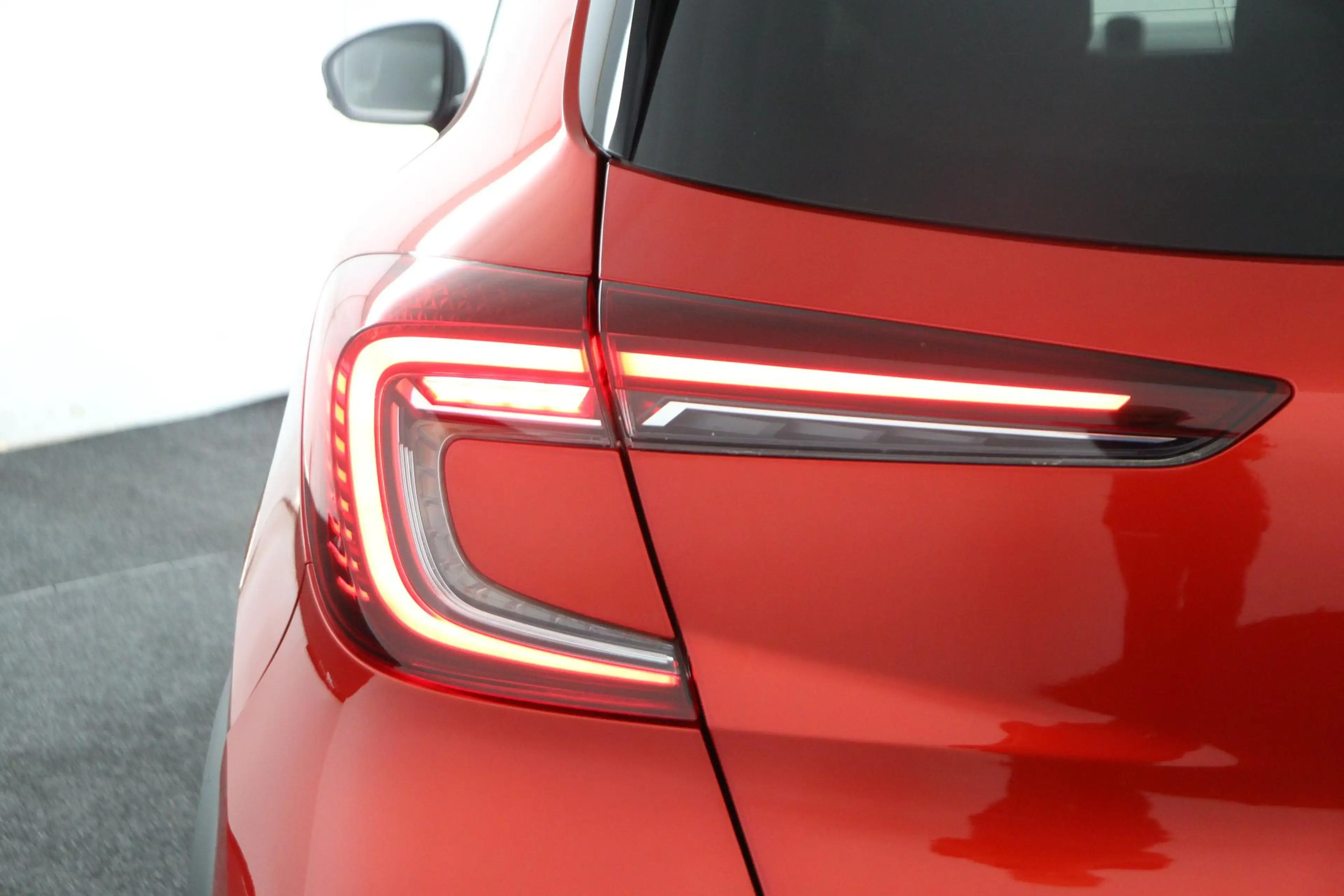 Renault Captur 1.6 E-Tech Hybrid 145 Intens Apple Carplay/Android — photo 13