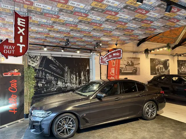 BMW 520 520iA MHEV * PACK M * CAMERA * CARPLAY * JANTES 18 * GARANTIE