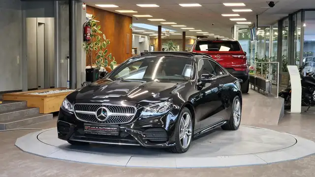 Mercedes-Benz E 220 Coupe AMG-Paket Aut. *Head-up*Pano*360°*
