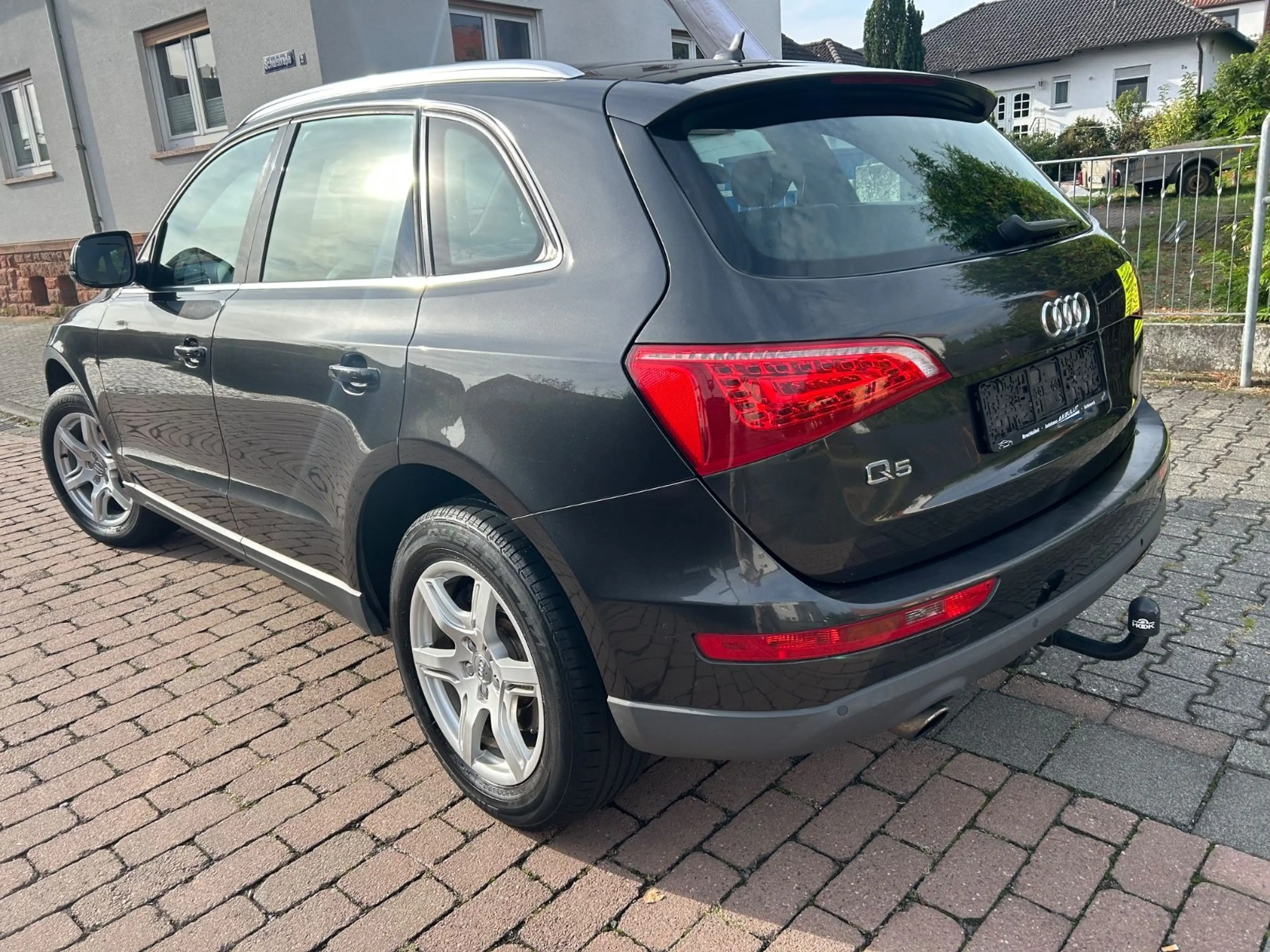 Audi Q5 3.2 FSI*Quattro*Navi*Xenon*Leder*AHK* — photo 2