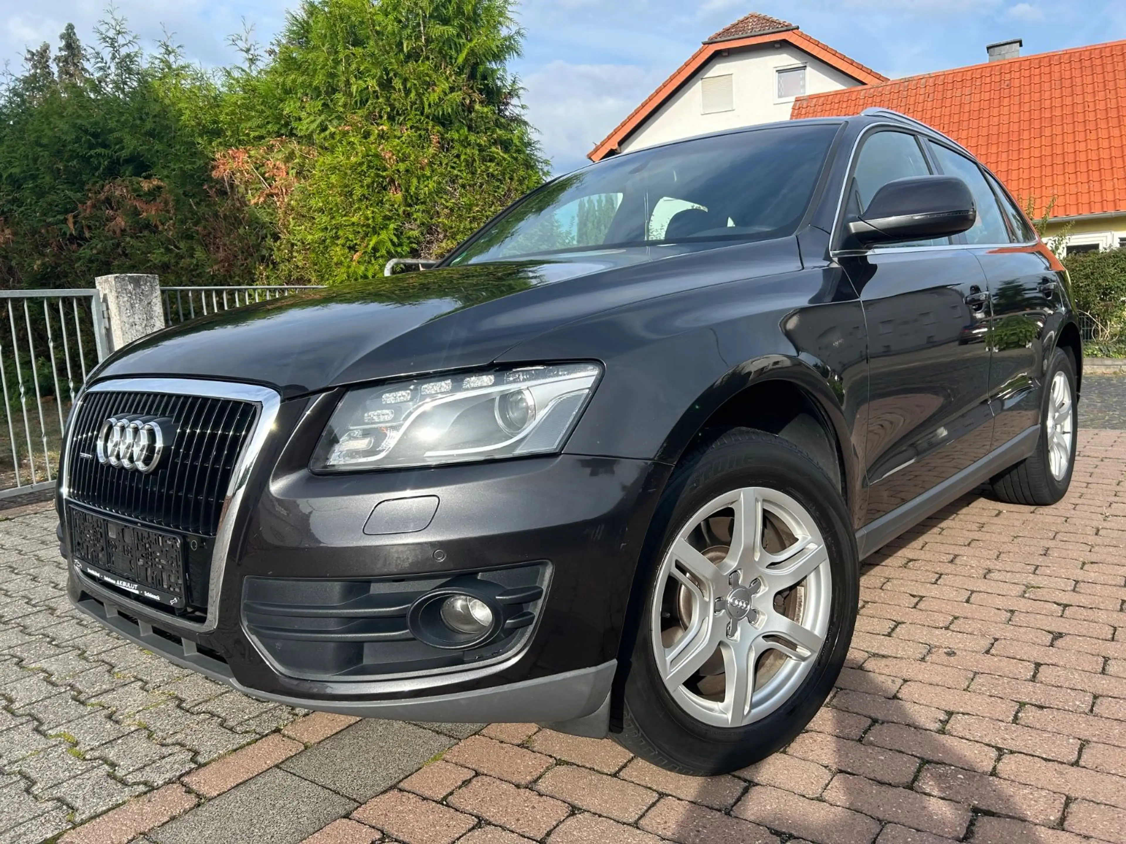 Audi Q5 3.2 FSI*Quattro*Navi*Xenon*Leder*AHK*