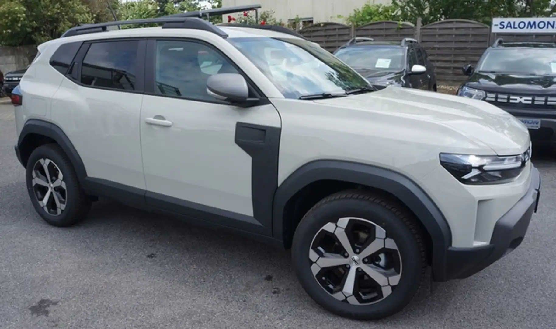 Dacia Duster III Journey+*4x4*Winterp+ALLWETTER 4WD 18 Zoll Beige - 1